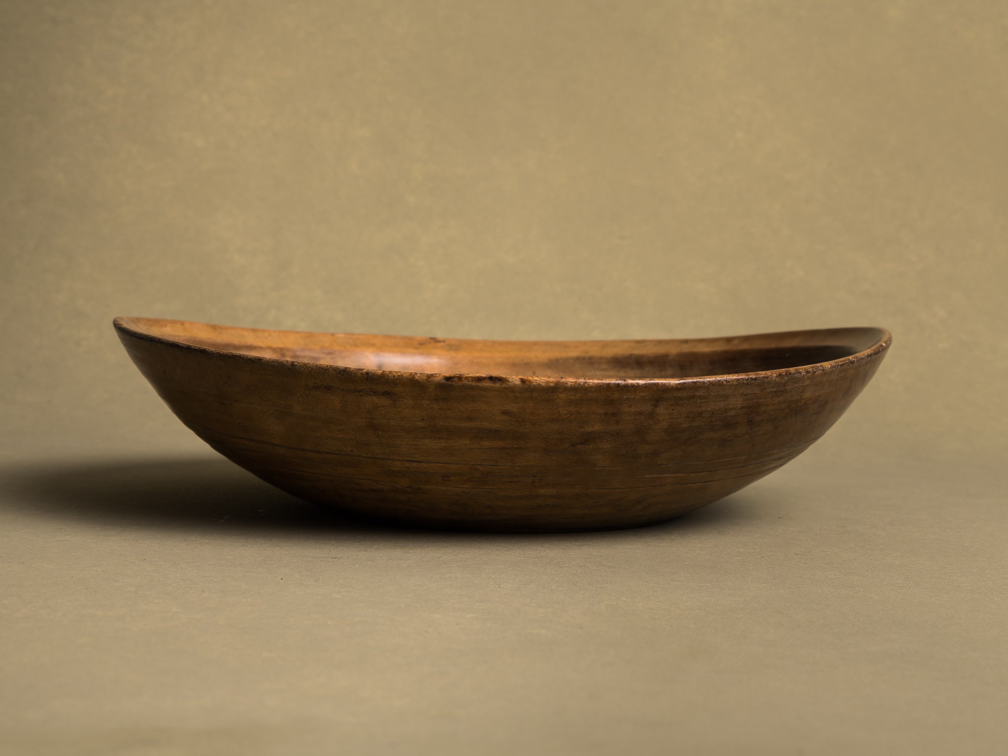 Rare et ancienne coupe de mariage en bouleau, art paysan, Suède (Fin du XVIIIe / début du XIXe siècle)..Unique Old birchwood carved wedding bowl, Peasant art, Sweden (Late 18th / early 19th century)