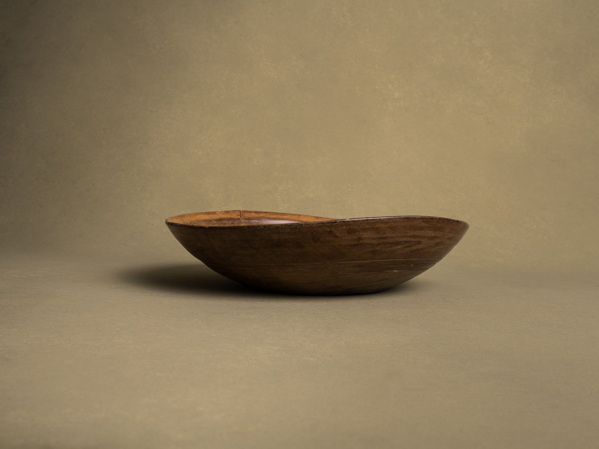 Rare et ancienne coupe de mariage en bouleau, art paysan, Suède (Fin du XVIIIe / début du XIXe siècle)..Unique Old birchwood carved wedding bowl, Peasant art, Sweden (Late 18th / early 19th century)