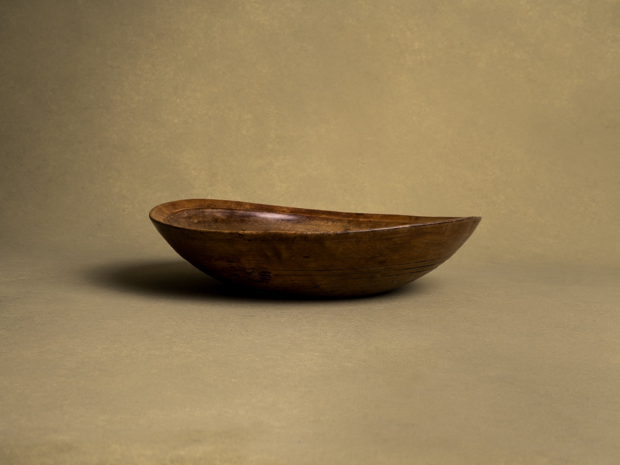 Rare et ancienne coupe de mariage en bouleau, art paysan, Suède (Fin du XVIIIe / début du XIXe siècle)..Unique Old birchwood carved wedding bowl, Peasant art, Sweden (Late 18th / early 19th century)