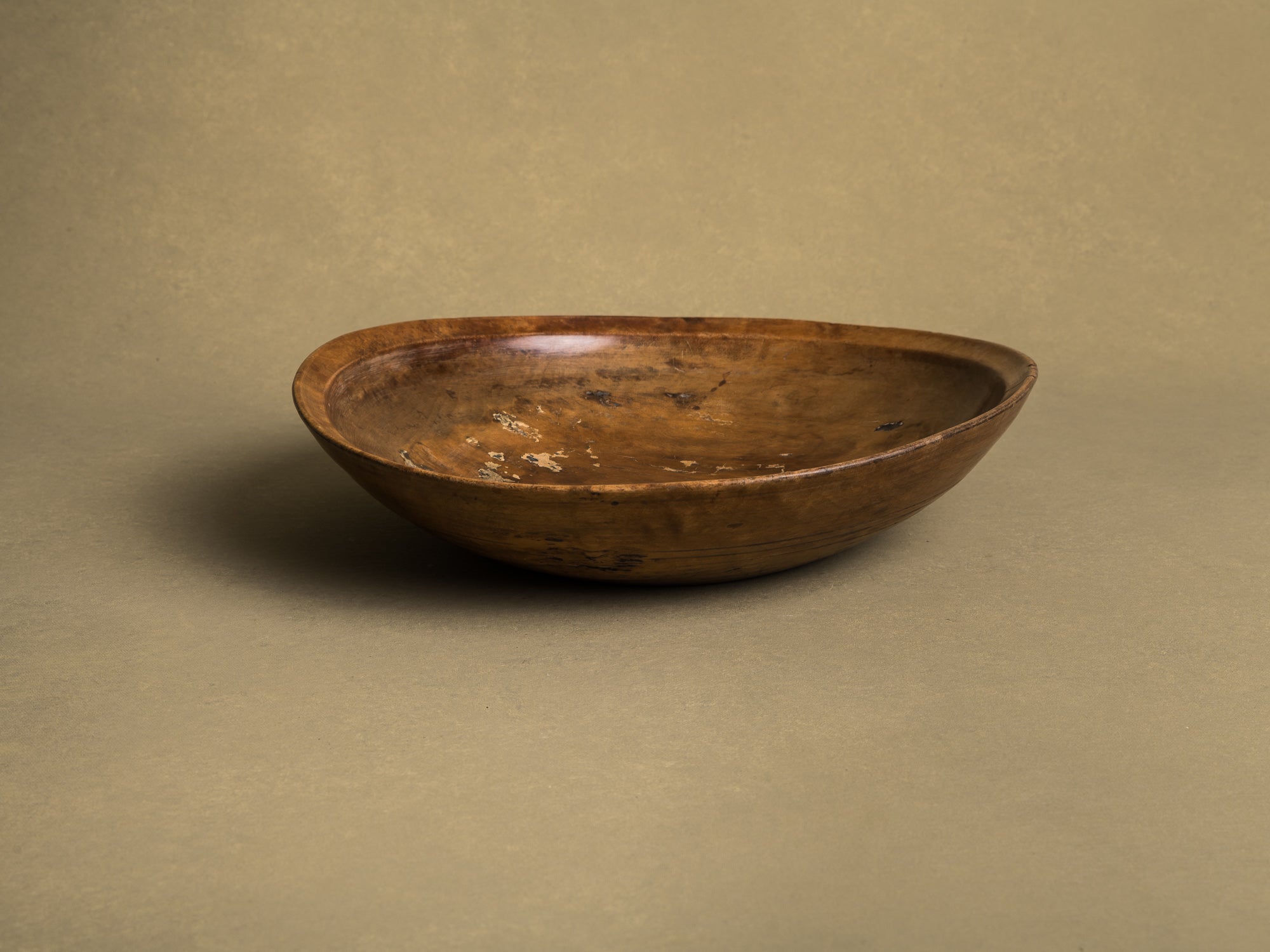 Rare et ancienne coupe de mariage en bouleau, art paysan, Suède (Fin du XVIIIe / début du XIXe siècle)..Unique Old birchwood carved wedding bowl, Peasant art, Sweden (Late 18th / early 19th century)