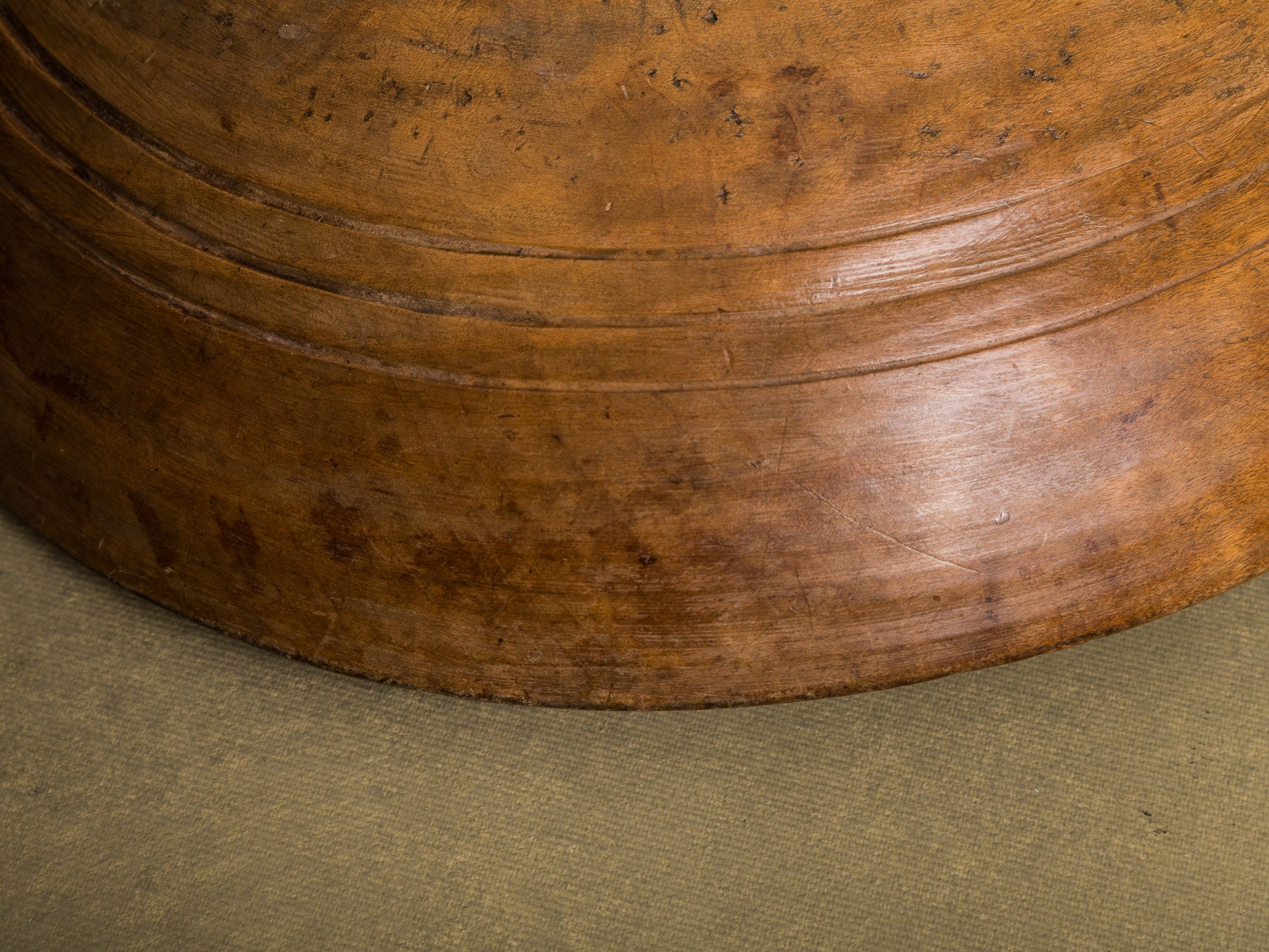 Rare et ancienne coupe de mariage en bouleau, art paysan, Suède (Fin du XVIIIe / début du XIXe siècle)..Unique Old birchwood carved wedding bowl, Peasant art, Sweden (Late 18th / early 19th century)