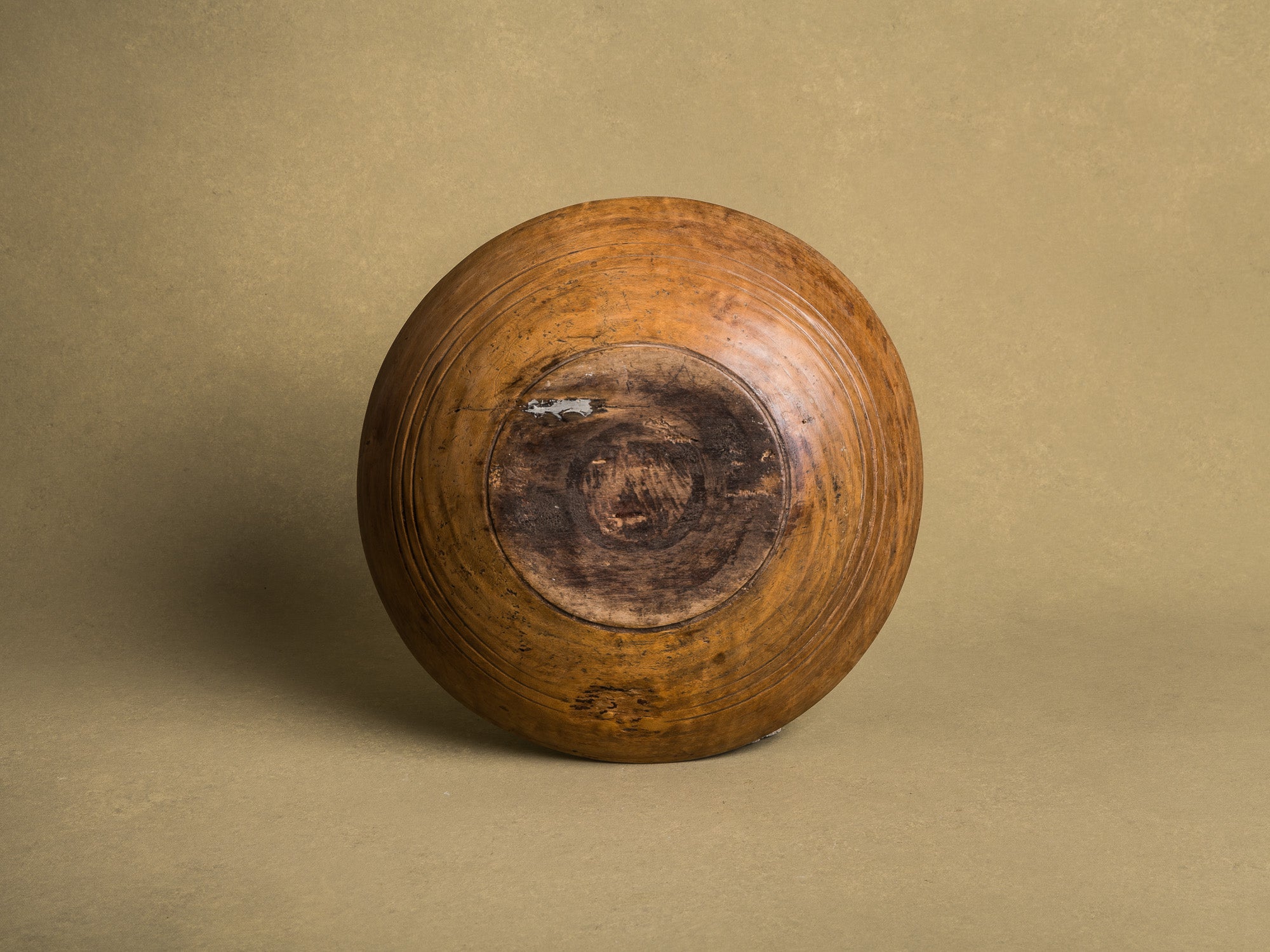 Rare et ancienne coupe de mariage en bouleau, art paysan, Suède (Fin du XVIIIe / début du XIXe siècle)..Unique Old birchwood carved wedding bowl, Peasant art, Sweden (Late 18th / early 19th century)