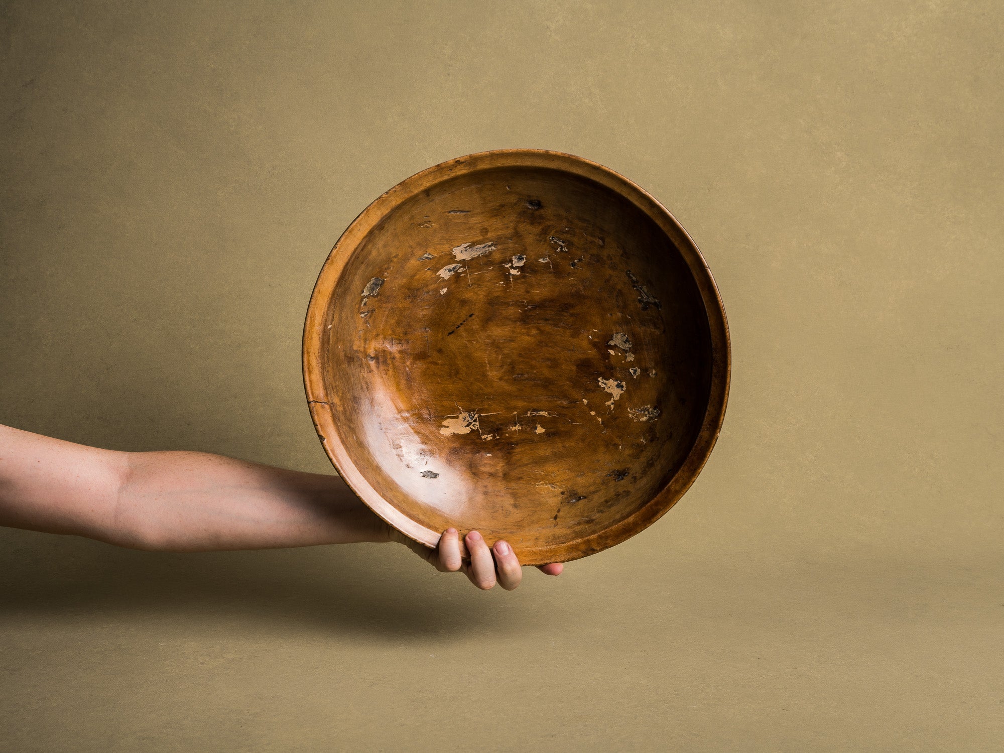 Rare et ancienne coupe de mariage en bouleau, art paysan, Suède (Fin du XVIIIe / début du XIXe siècle)..Unique Old birchwood carved wedding bowl, Peasant art, Sweden (Late 18th / early 19th century)
