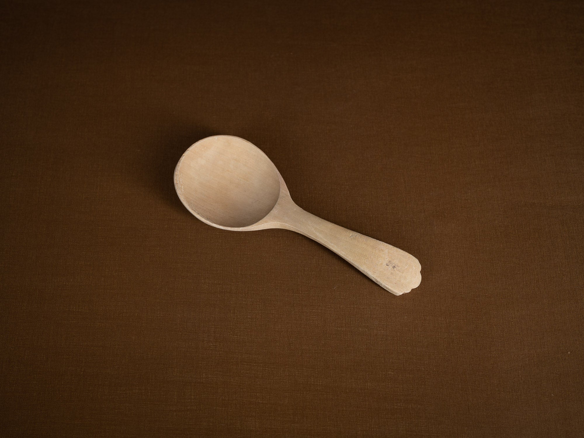 Collection de cuillères paysannes monoxyles, Suède (Fin du XIXe/ début du XXe siècle)..Collection of dugout peasant spoons, Sweden (late 19th/early 20th century)