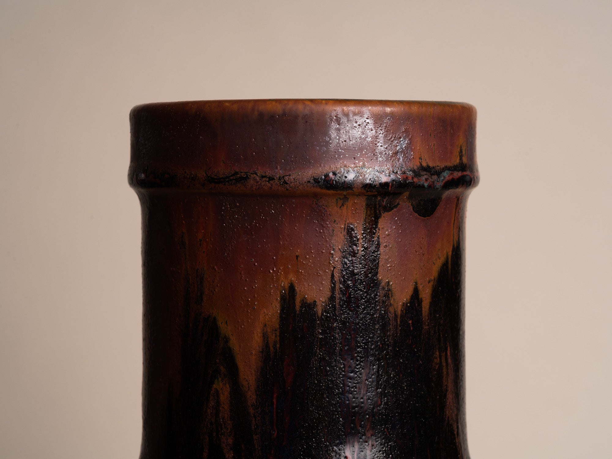 Important vase sang de bœuf de Stig Lindberg pour Gustavsberg, Suède (vers 1970)..Huge oxblood Vase by Stig Lindberg for Gustavsberg, Sweden (circa 1970)