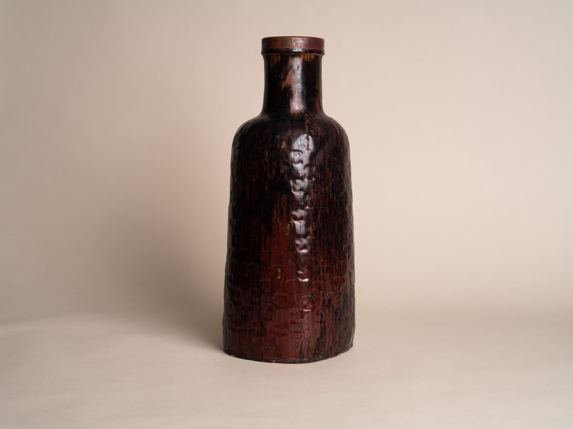 Important vase sang de bœuf de Stig Lindberg pour Gustavsberg, Suède (vers 1970)..Huge oxblood Vase by Stig Lindberg for Gustavsberg, Sweden (circa 1970)