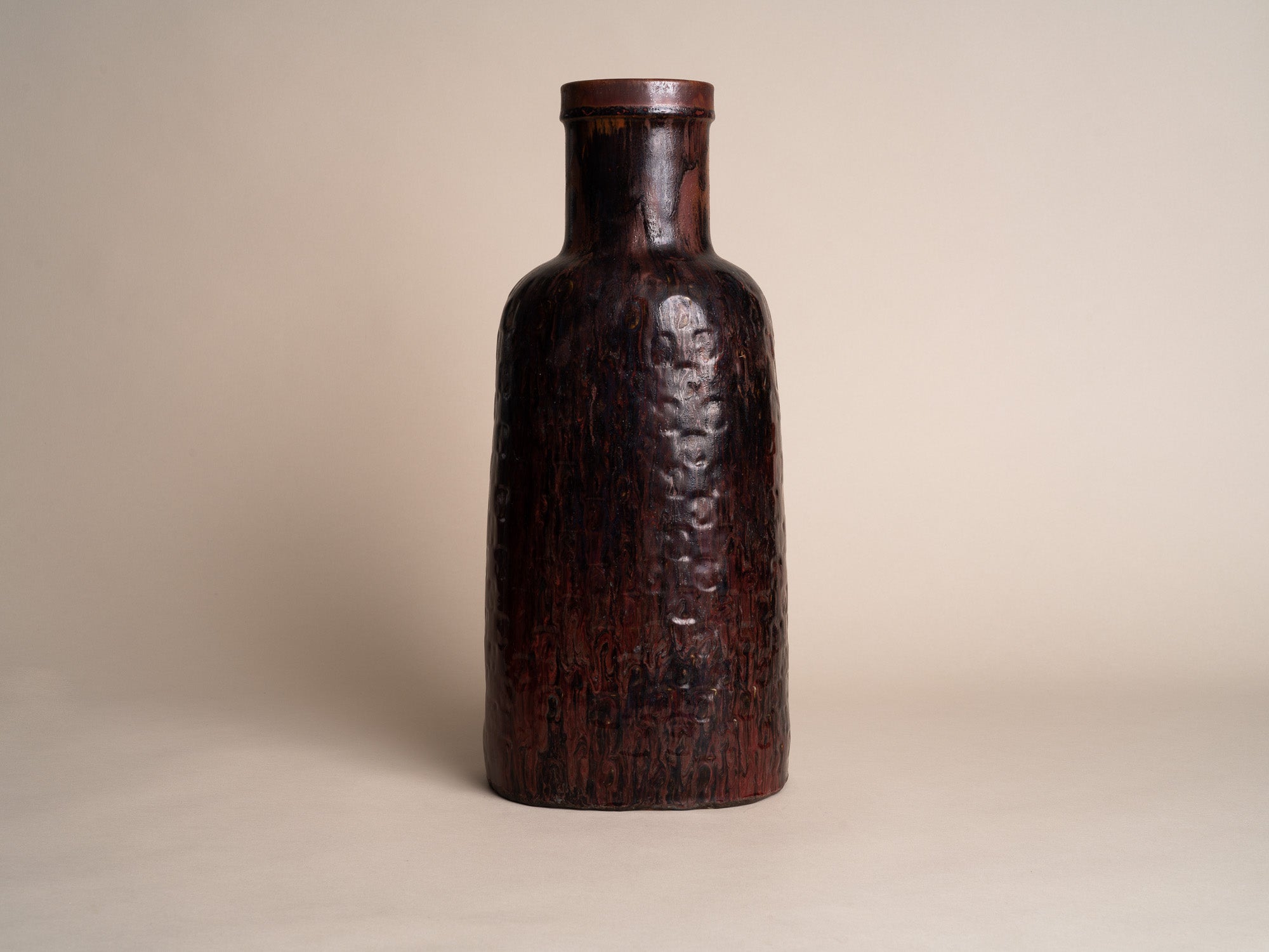 Important vase sang de bœuf de Stig Lindberg pour Gustavsberg, Suède (vers 1970)..Huge oxblood Vase by Stig Lindberg for Gustavsberg, Sweden (circa 1970)