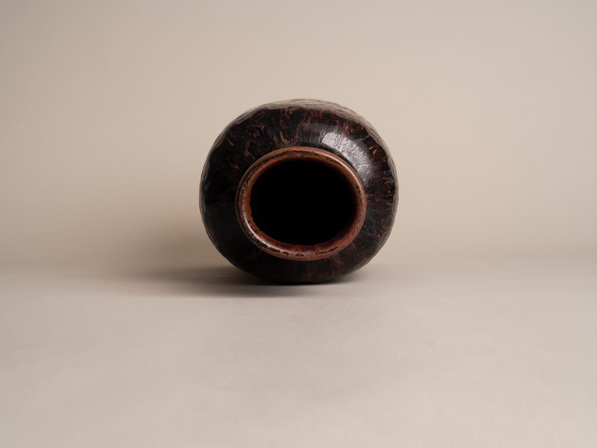 Important vase sang de bœuf de Stig Lindberg pour Gustavsberg, Suède (vers 1970)..Huge oxblood Vase by Stig Lindberg for Gustavsberg, Sweden (circa 1970)