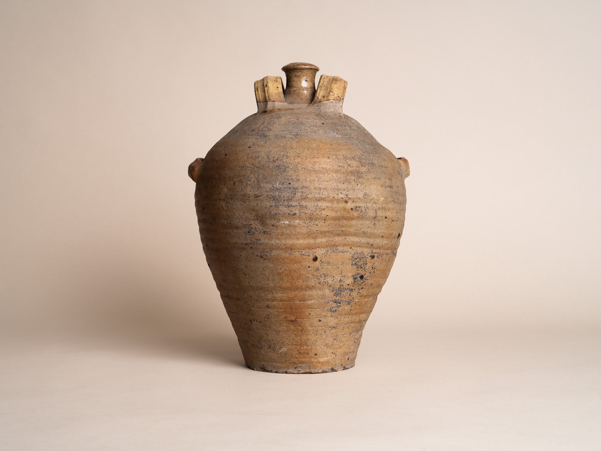 Bombonne à quatre anses en grès de la Borne, France (XVIIe / XVIIIe siècles)..Stoneware folk bottle pot by anonymous La Borne potters, France (17th / 18th century)