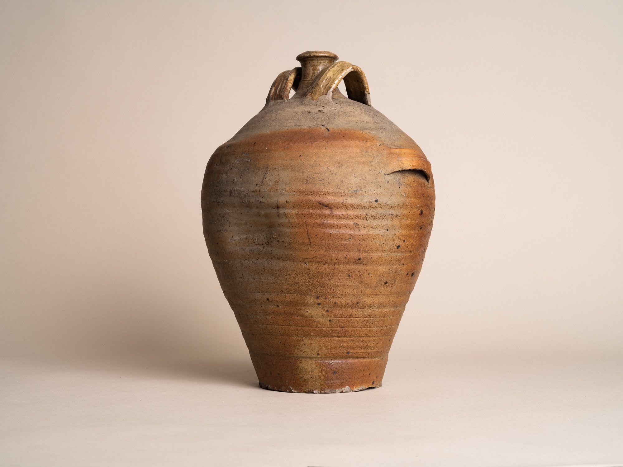 Bombonne à quatre anses en grès de la Borne, France (XVIIe / XVIIIe siècles)..Stoneware folk bottle pot by anonymous La Borne potters, France (17th / 18th century)
