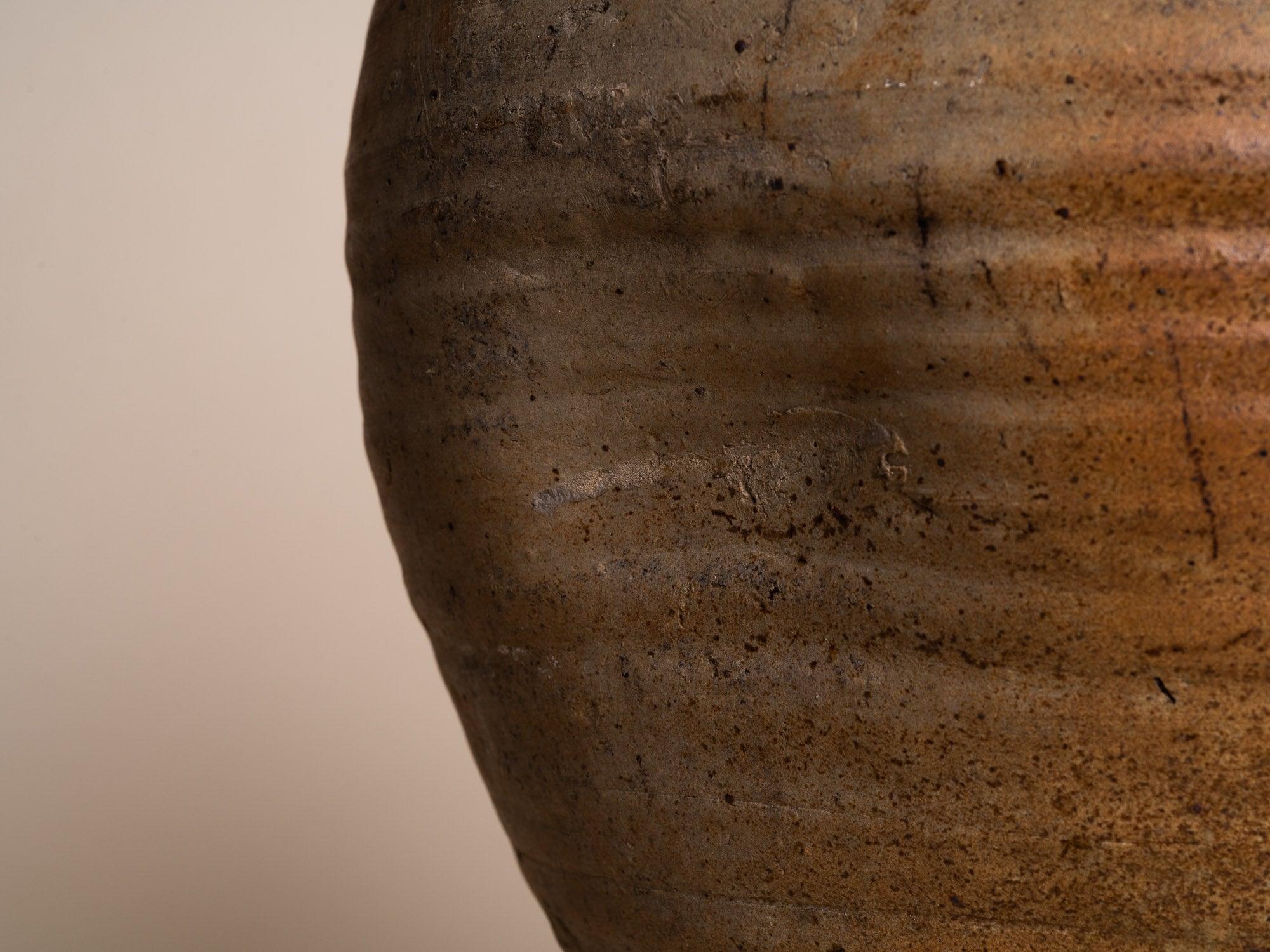Bombonne à quatre anses en grès de la Borne, France (XVIIe / XVIIIe siècles)..Stoneware folk bottle pot by anonymous La Borne potters, France (17th / 18th century)