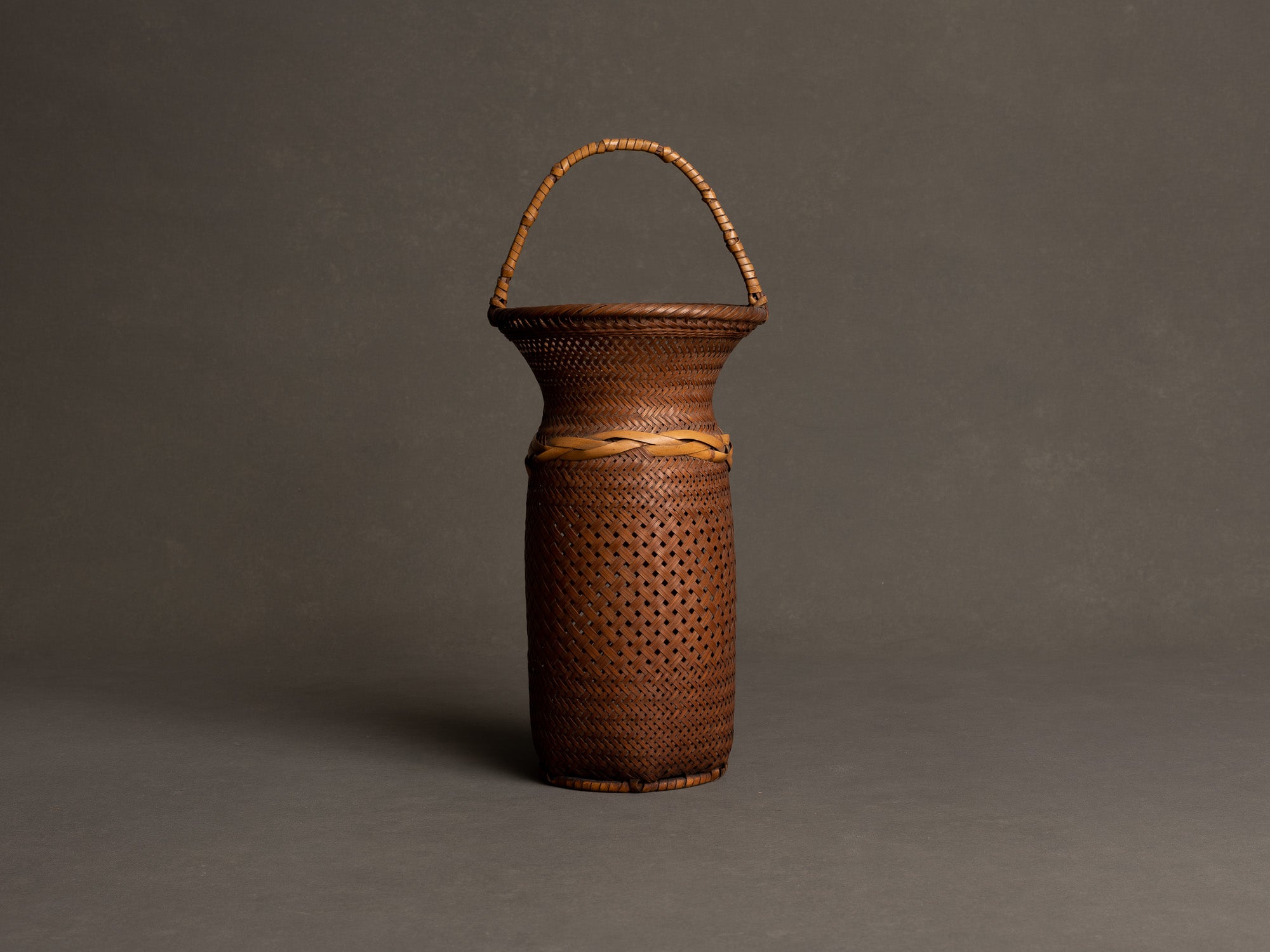 Hanakago, Panier signé en bambou pour l'ikebana, Japon (Ère Taishō / début ère Shōwa)..Huge Hanakago Ikebana bamboo basket, Japan (Taishō era / early Shōwa era)