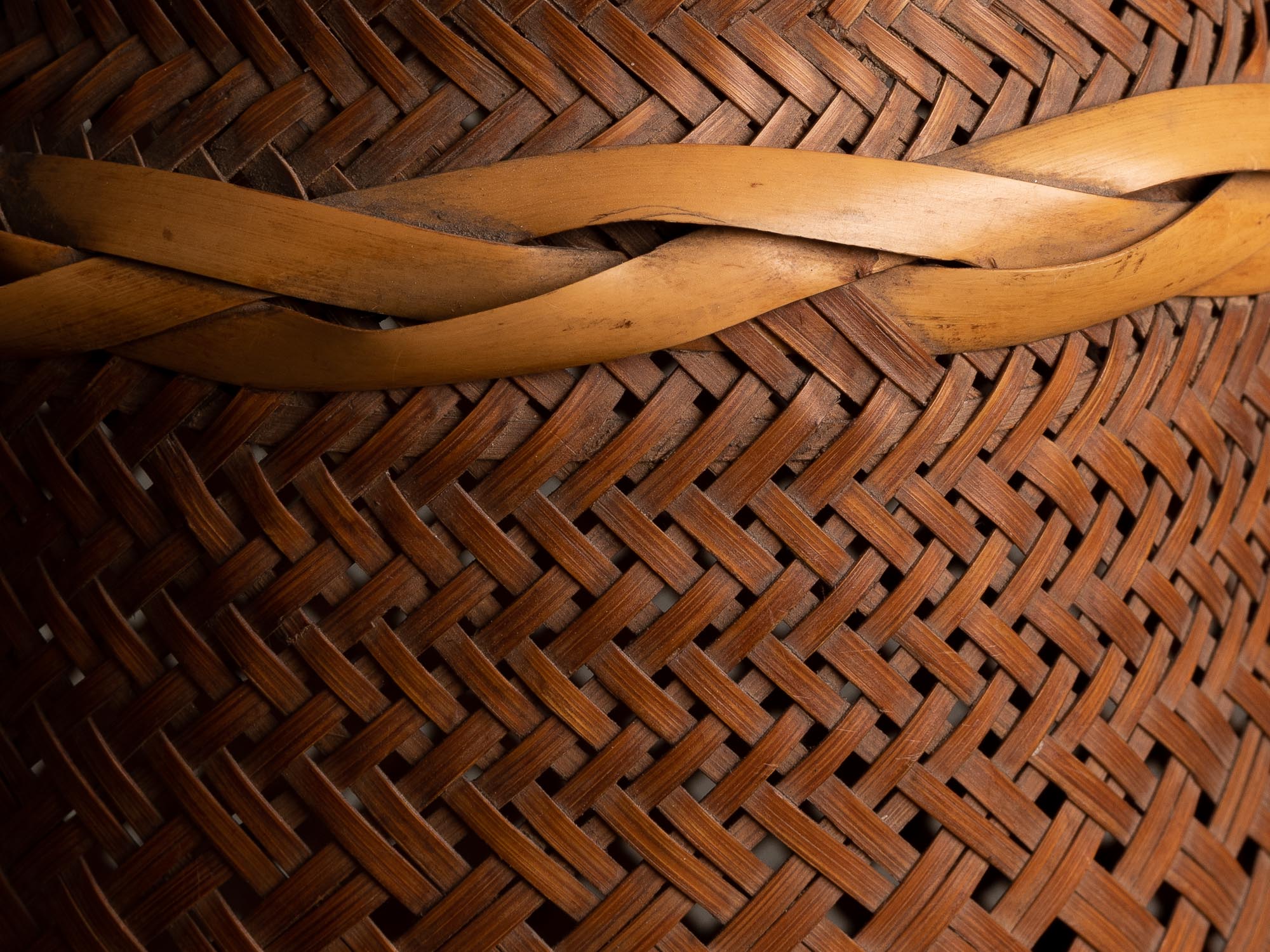 Hanakago, Panier signé en bambou pour l'ikebana, Japon (Ère Taishō / début ère Shōwa)..Huge Hanakago Ikebana bamboo basket, Japan (Taishō era / early Shōwa era)