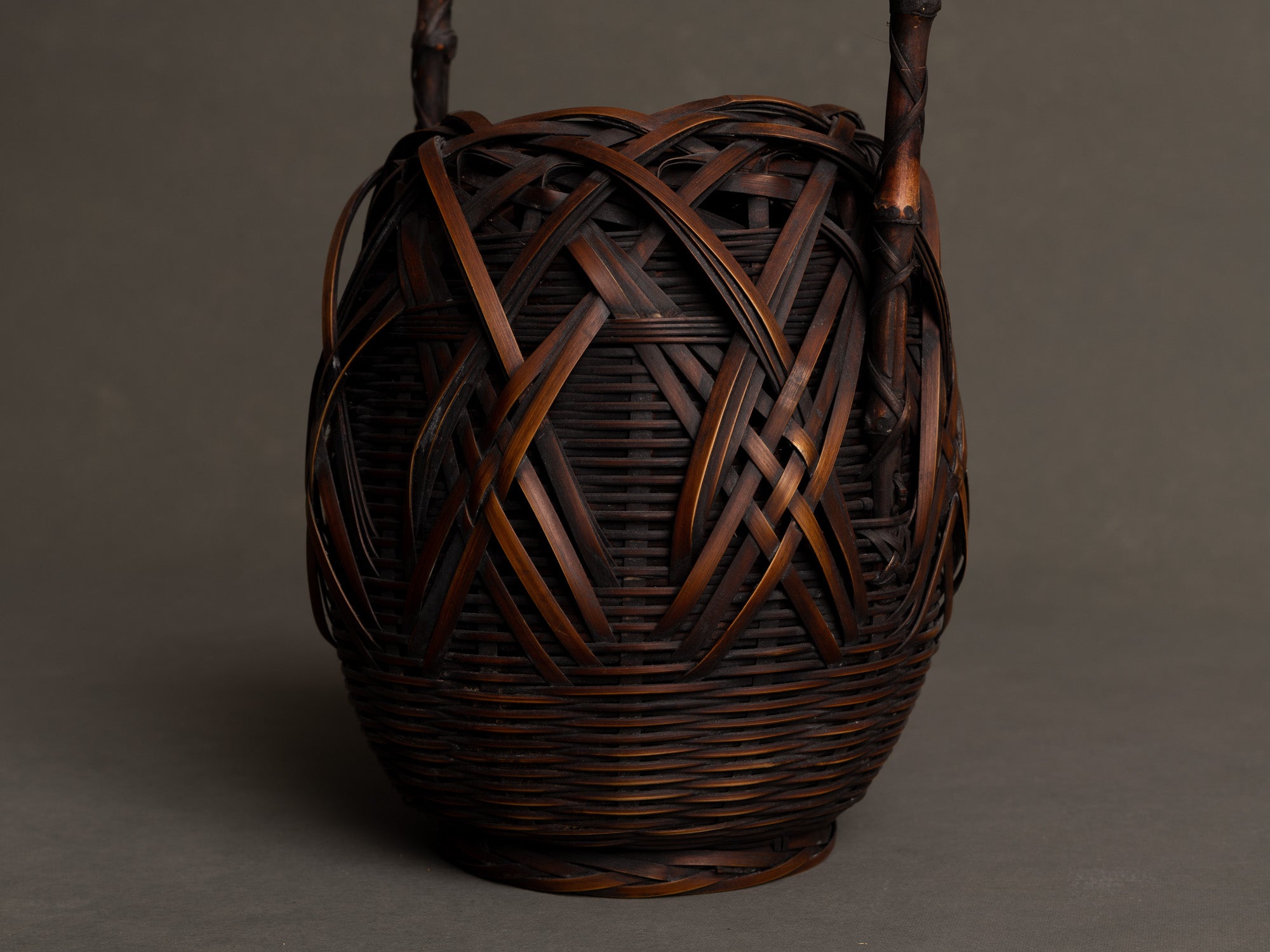 Hanakago, Panier en bambou pour l'ikebana, Japon (Ère Taishō / début ère Shōwa)..Huge Hanakago Ikebana bamboo basket, Japan (Taishō era / early Shōwa era)
