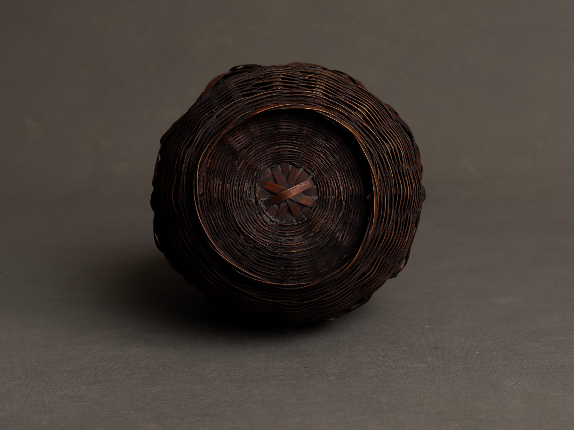 Hanakago, Panier en bambou pour l'ikebana, Japon (Ère Taishō / début ère Shōwa)..Huge Hanakago Ikebana bamboo basket, Japan (Taishō era / early Shōwa era)