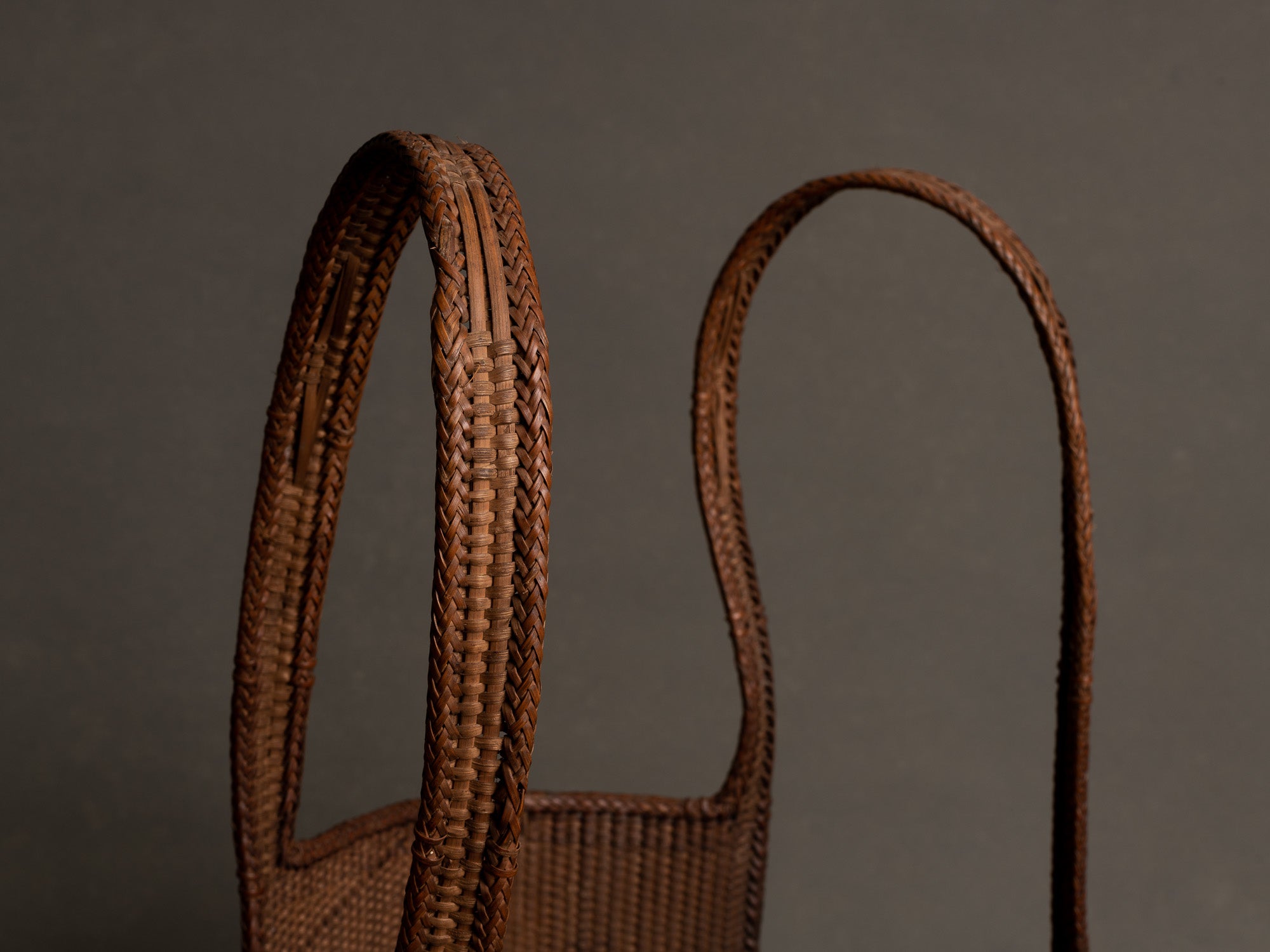 Panier hotte à tabac en bambou, Vietnam (milieu du XXe siècle)..Bamboo tobacco basket, Vietnam (mid-20th century)