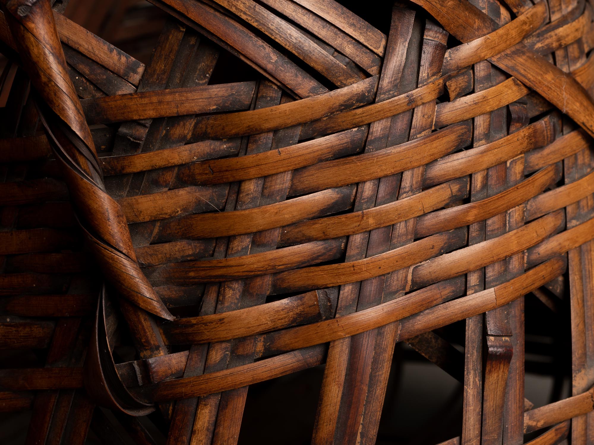 Hanakago, panier en bambou madake pour l'ikebana, Japon (Ère Taishō / début Shōwa)..Huge signed Hanakago Ikebana madake bamboo basket, Japan (Taishō era / early Shōwa era)