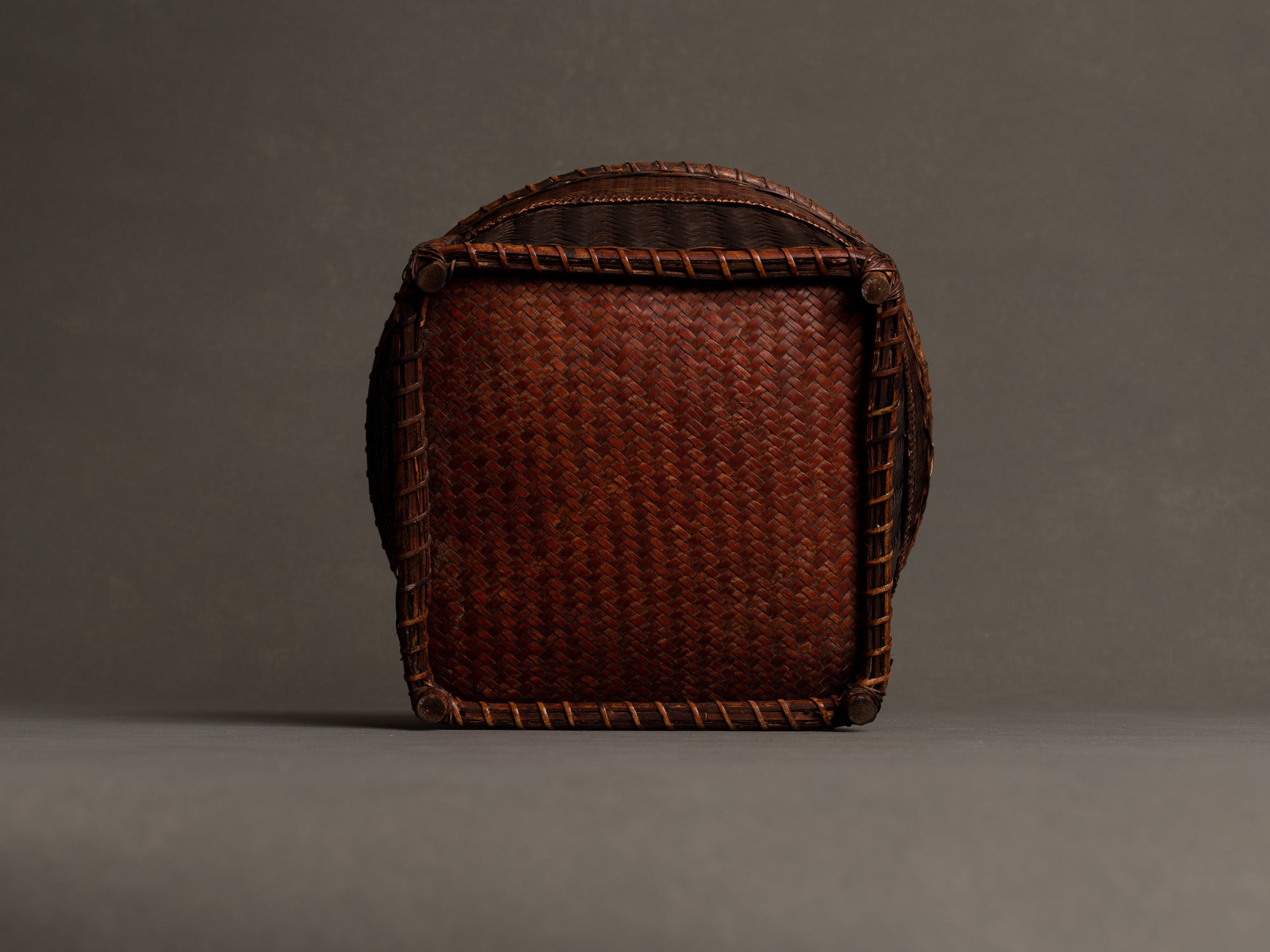 Sumitorikago, coupe / panier en bambou, cérémonie du thé, Japon (ère Shōwa)..Sumitorikago bamboo charcoal basket, chanoyu, Japan (Shōwa era)