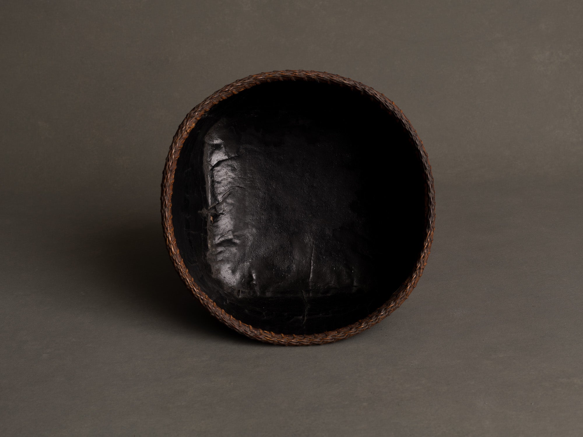 Sumitorikago, coupe / panier en bambou, cérémonie du thé, Japon (ère Shōwa)..Sumitorikago bamboo charcoal basket, chanoyu, Japan (Shōwa era)