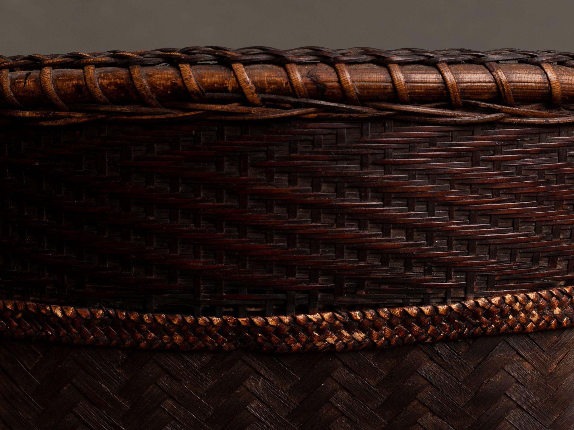 Sumitorikago, coupe / panier en bambou, cérémonie du thé, Japon (ère Shōwa)..Sumitorikago bamboo charcoal basket, chanoyu, Japan (Shōwa era)