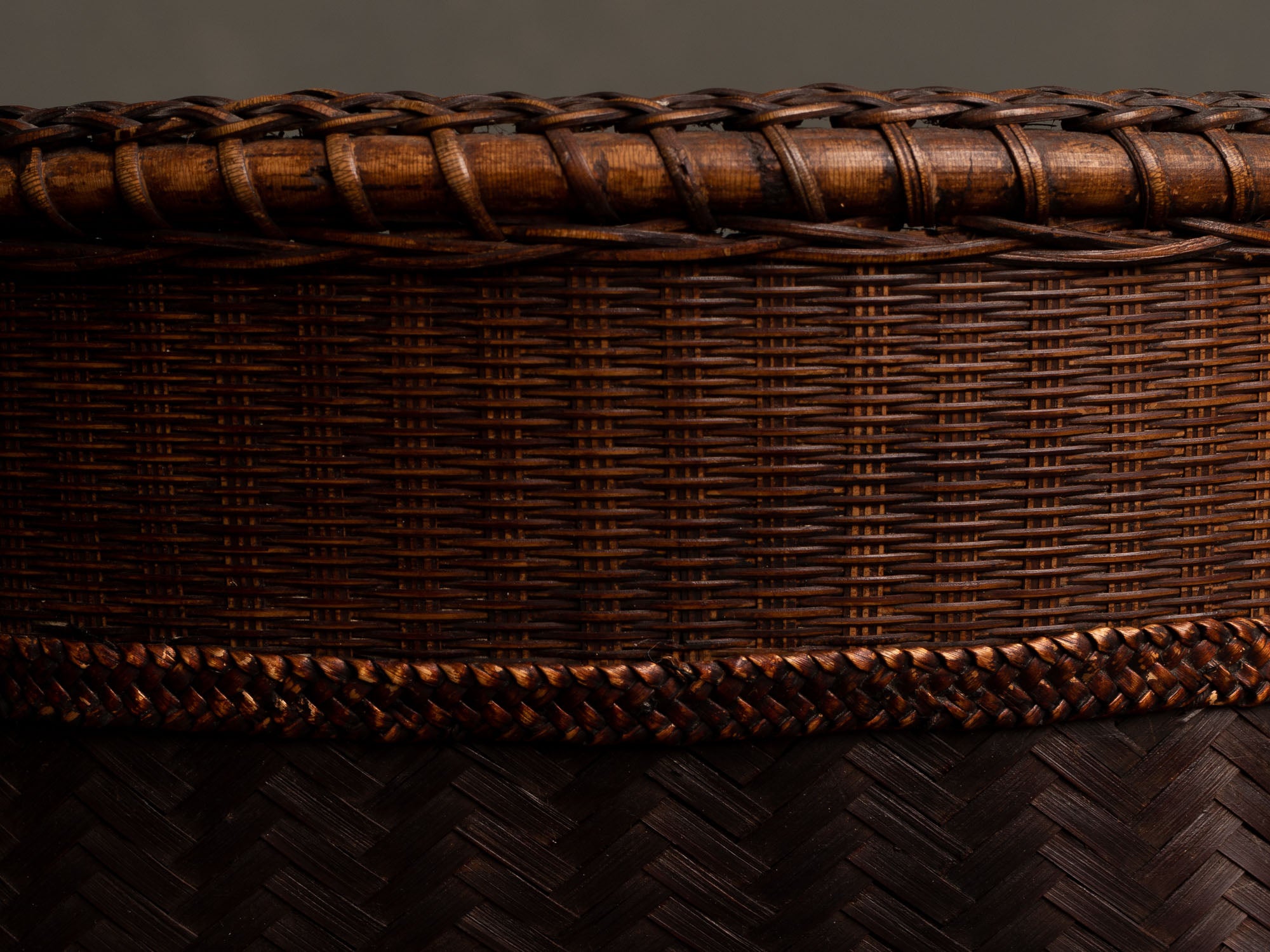 Sumitorikago, coupe / panier en bambou, cérémonie du thé, Japon (ère Shōwa)..Sumitorikago bamboo charcoal basket, chanoyu, Japan (Shōwa era)