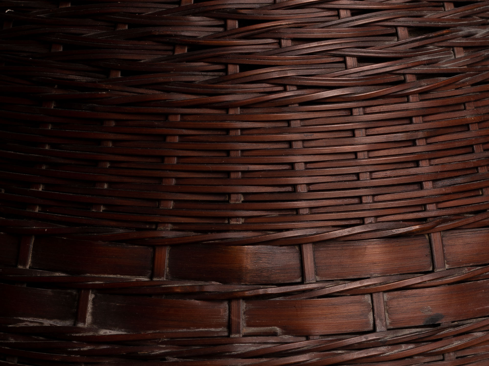 Rare lampe en vannerie de bambou nippone, Japon (fin Ère meiji / ère Taishō)..Rare lamp in Japanese bamboo basketry wickerwork, Japan (late Meiji era / Taishō era)