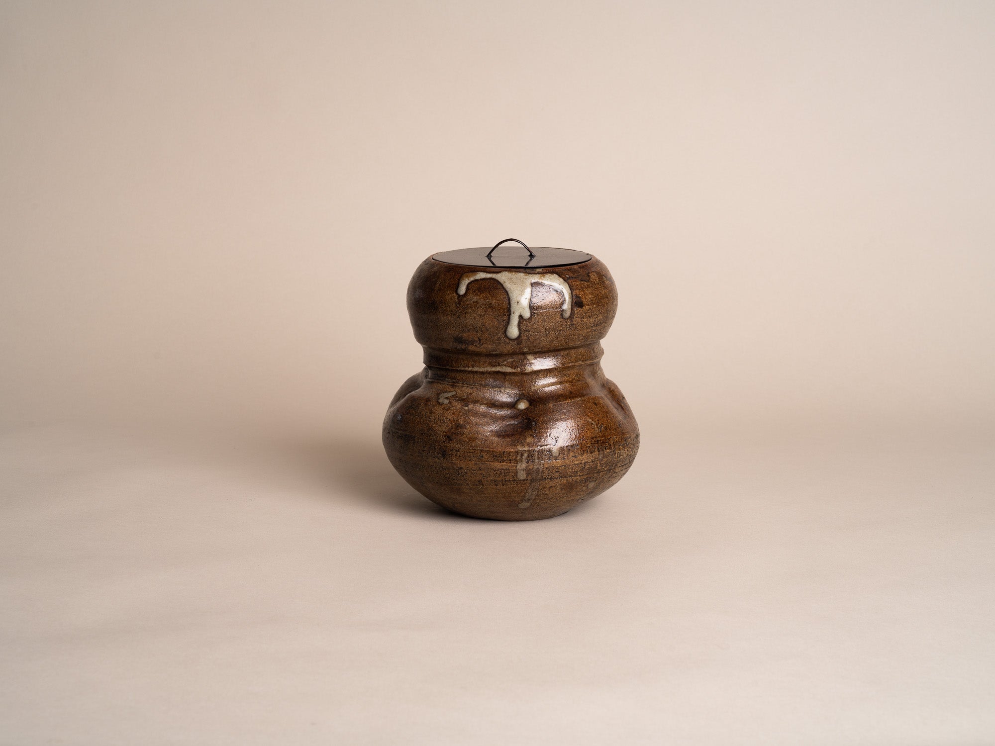 Mizusashi, Pot couvert à eau de type Seto, Japon (Fin époque Edo / ére Meiji)..Seto ware water pot Mizusashi , Japan (Late Edo period / Meiji Era)