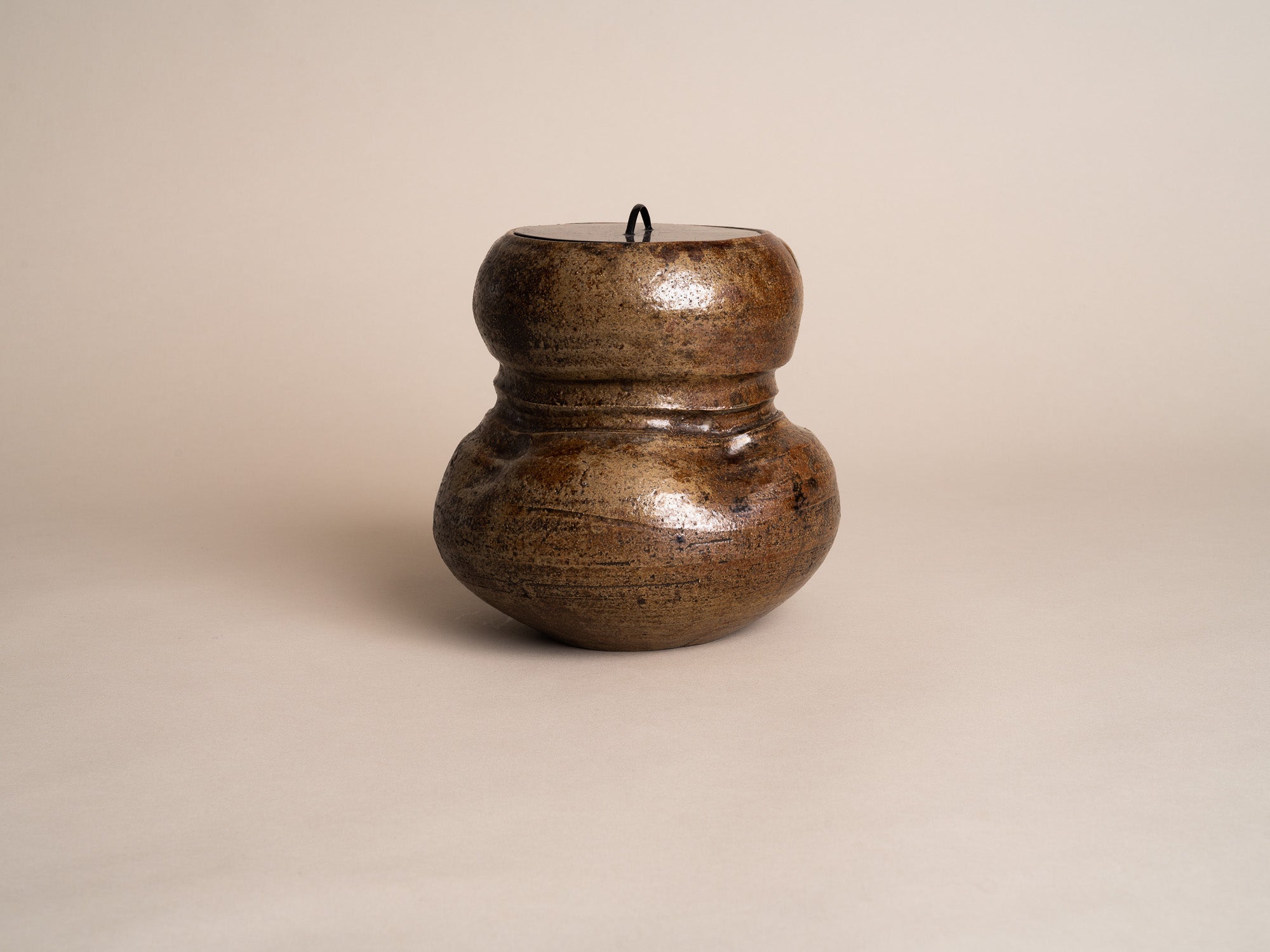 Mizusashi, Pot couvert à eau de type Seto, Japon (Fin époque Edo / ére Meiji)..Seto ware water pot Mizusashi , Japan (Late Edo period / Meiji Era)