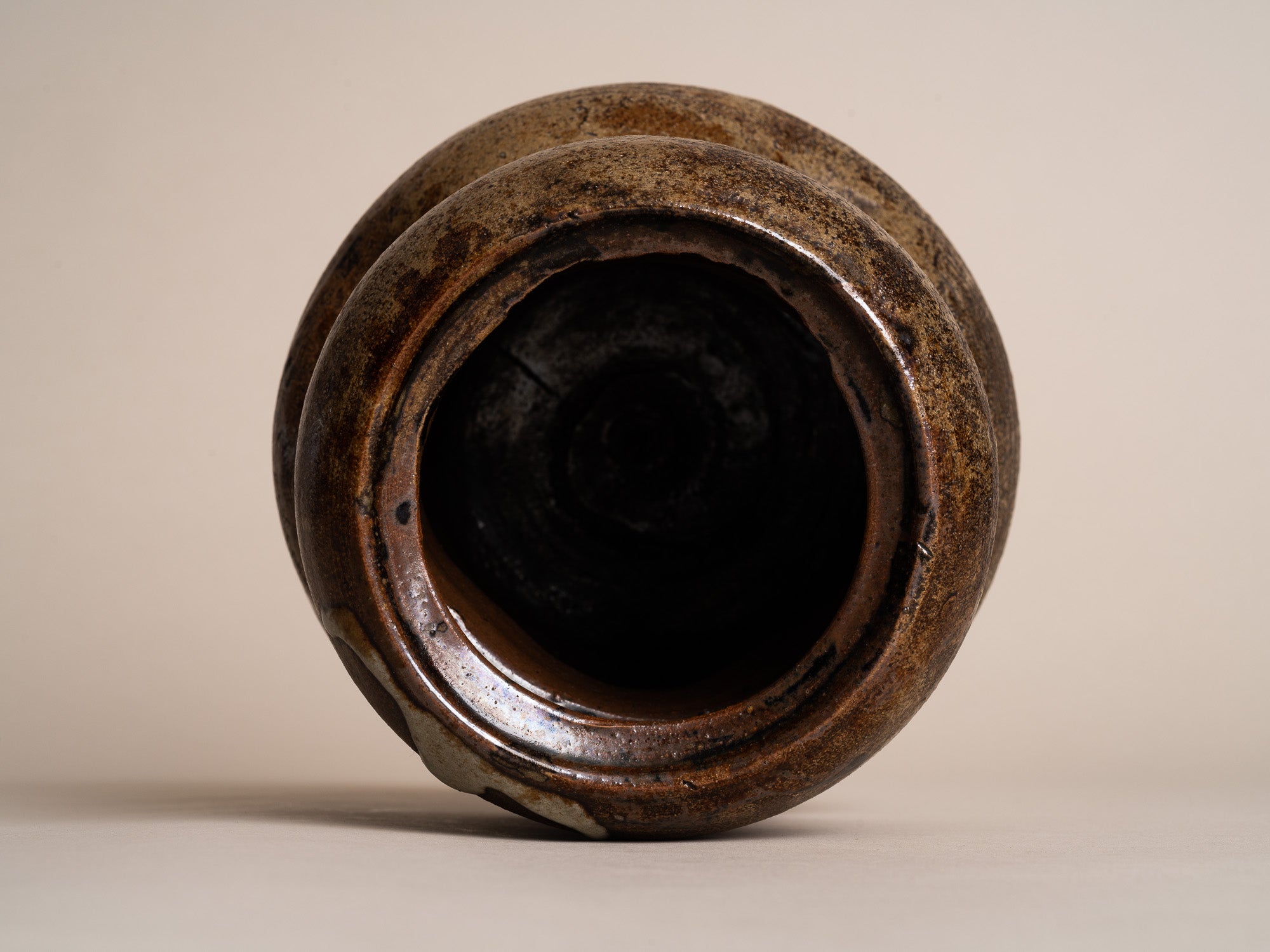 Mizusashi, Pot couvert à eau de type Seto, Japon (Fin époque Edo / ére Meiji)..Seto ware water pot Mizusashi , Japan (Late Edo period / Meiji Era)
