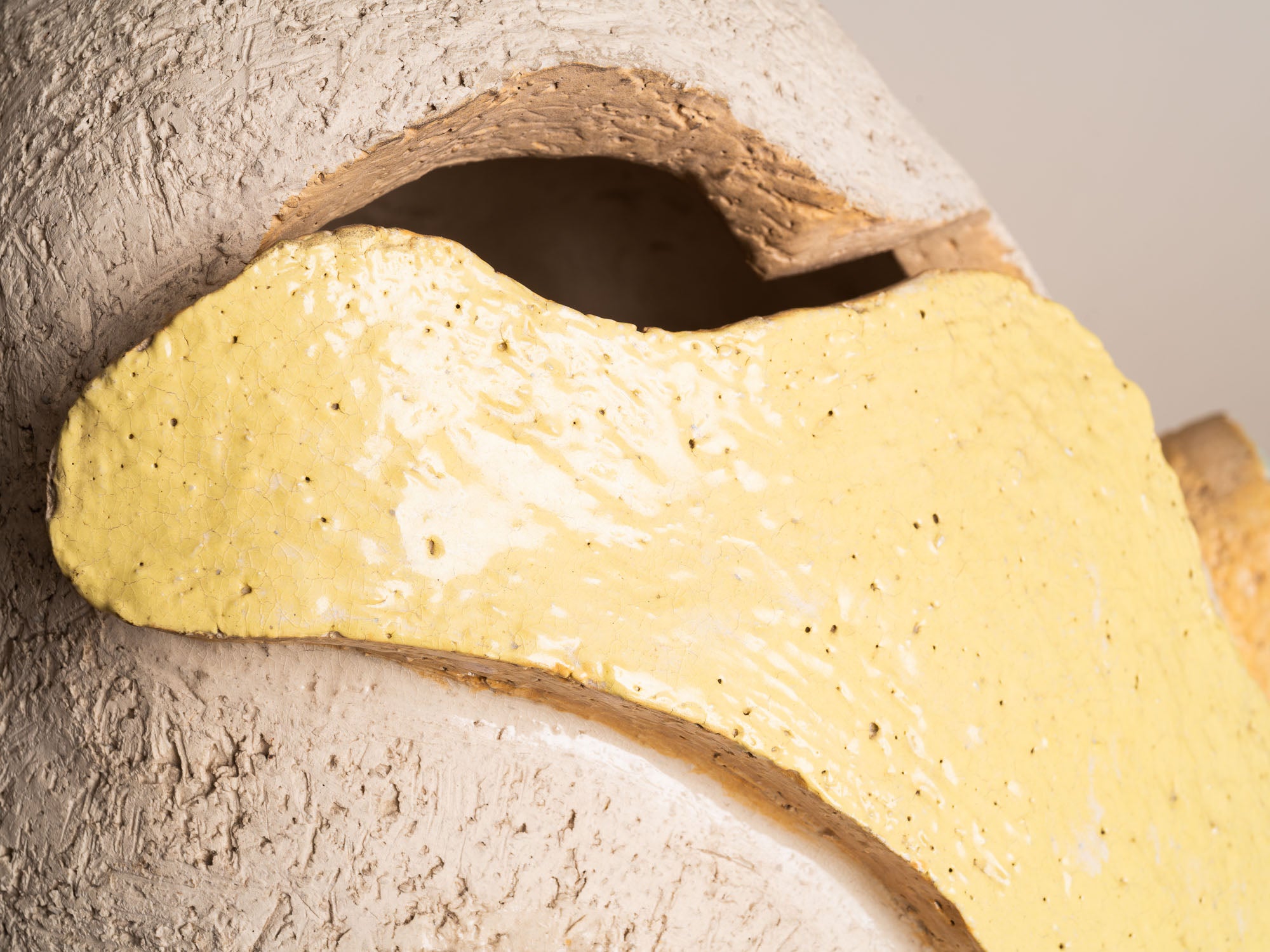 Lampe‑Sculpture postmoderne, France (vers 1985)..Sculptural postmodern lamp, France (Circa 1985)