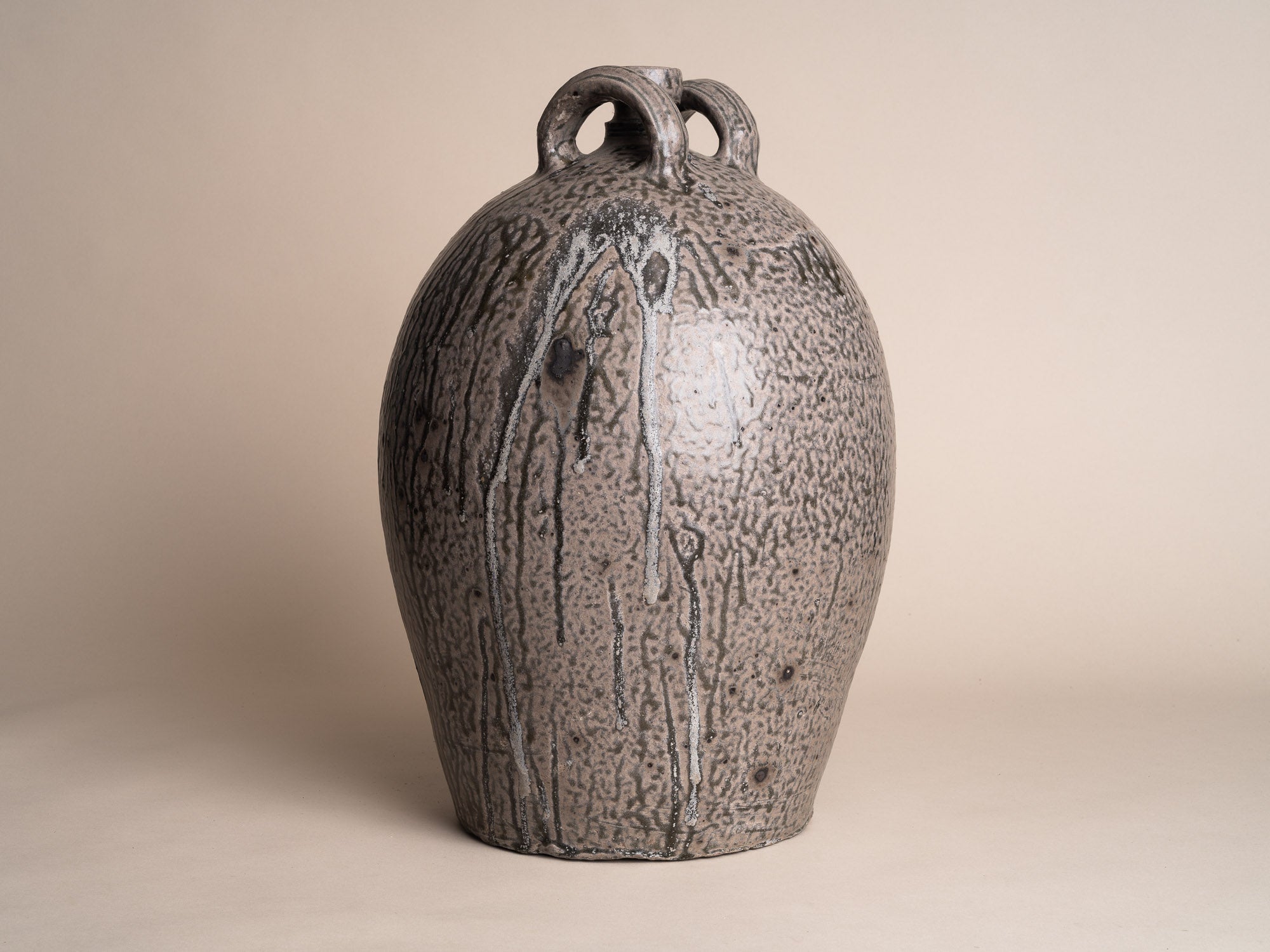 Rare jarre bombonne "peau de serpent" en grès du Berry, France (XIXe siècle)..Snakeskin glazed Stoneware folk pot by anonymous Berry potters, France (19th century)