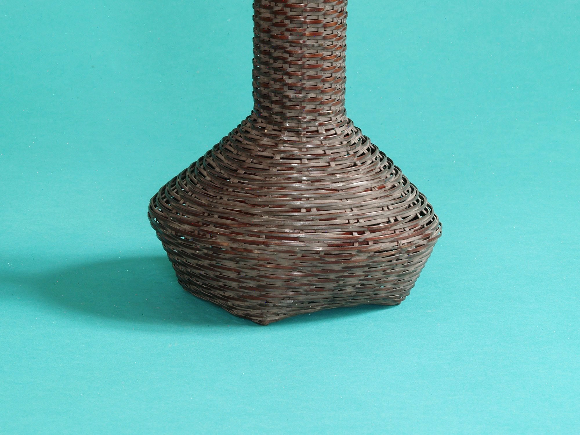Hanakago, panier carquois en bambou pour l'ikebana, Japon (Ère Shōwa)..Hanakago Ikebana bamboo basket, Japan (Shōwa era)