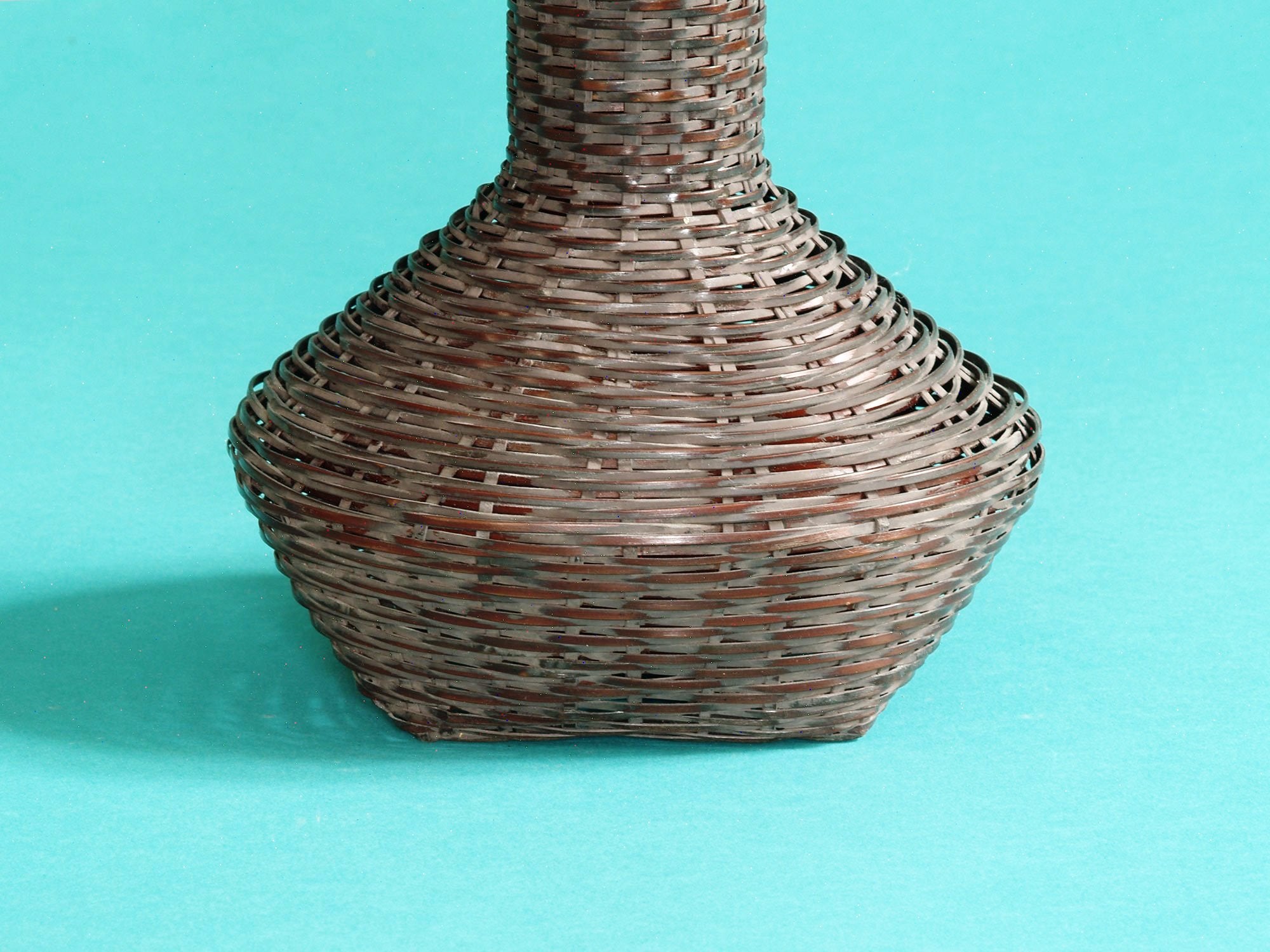 Hanakago, panier carquois en bambou pour l'ikebana, Japon (Ère Shōwa)..Hanakago Ikebana bamboo basket, Japan (Shōwa era)