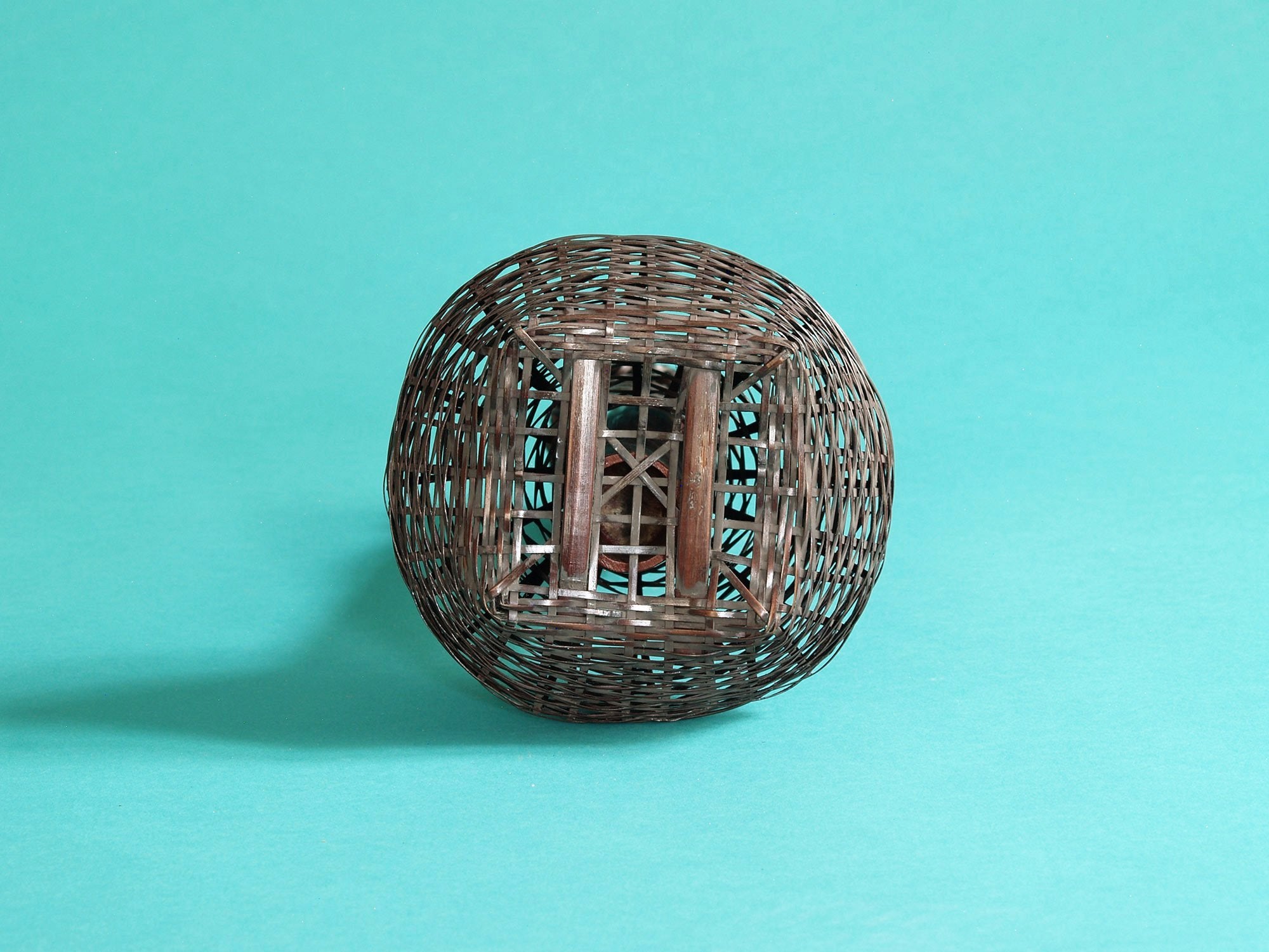 Hanakago, panier carquois en bambou pour l'ikebana, Japon (Ère Shōwa)..Hanakago Ikebana bamboo basket, Japan (Shōwa era)