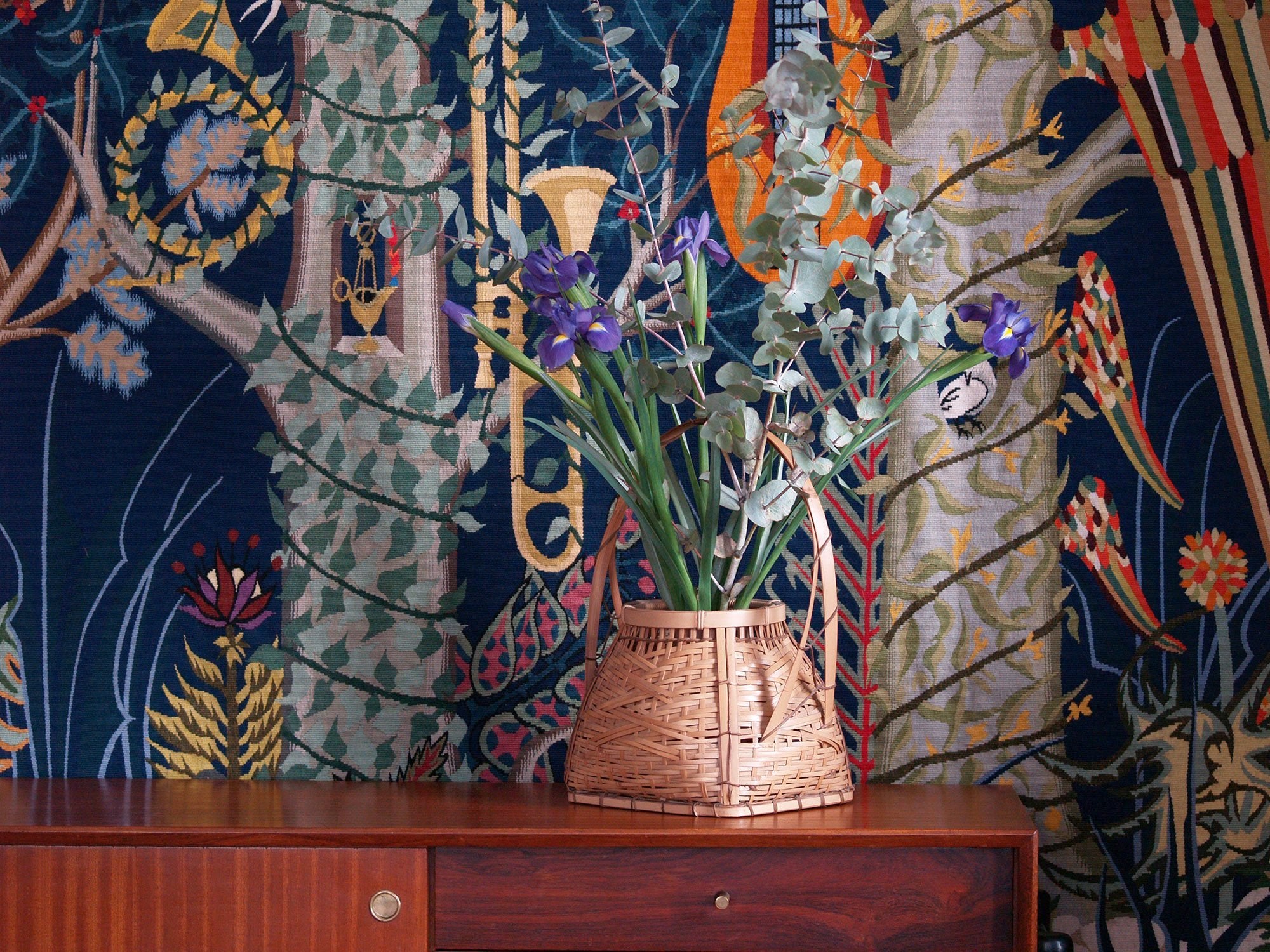 Hanakago, grand panier en bambou madake blond pour l'ikebana, Japon (Ère Shōwa)..Huge Hanakago madake bamboo Ikebana basket, Japan (Shōwa era)