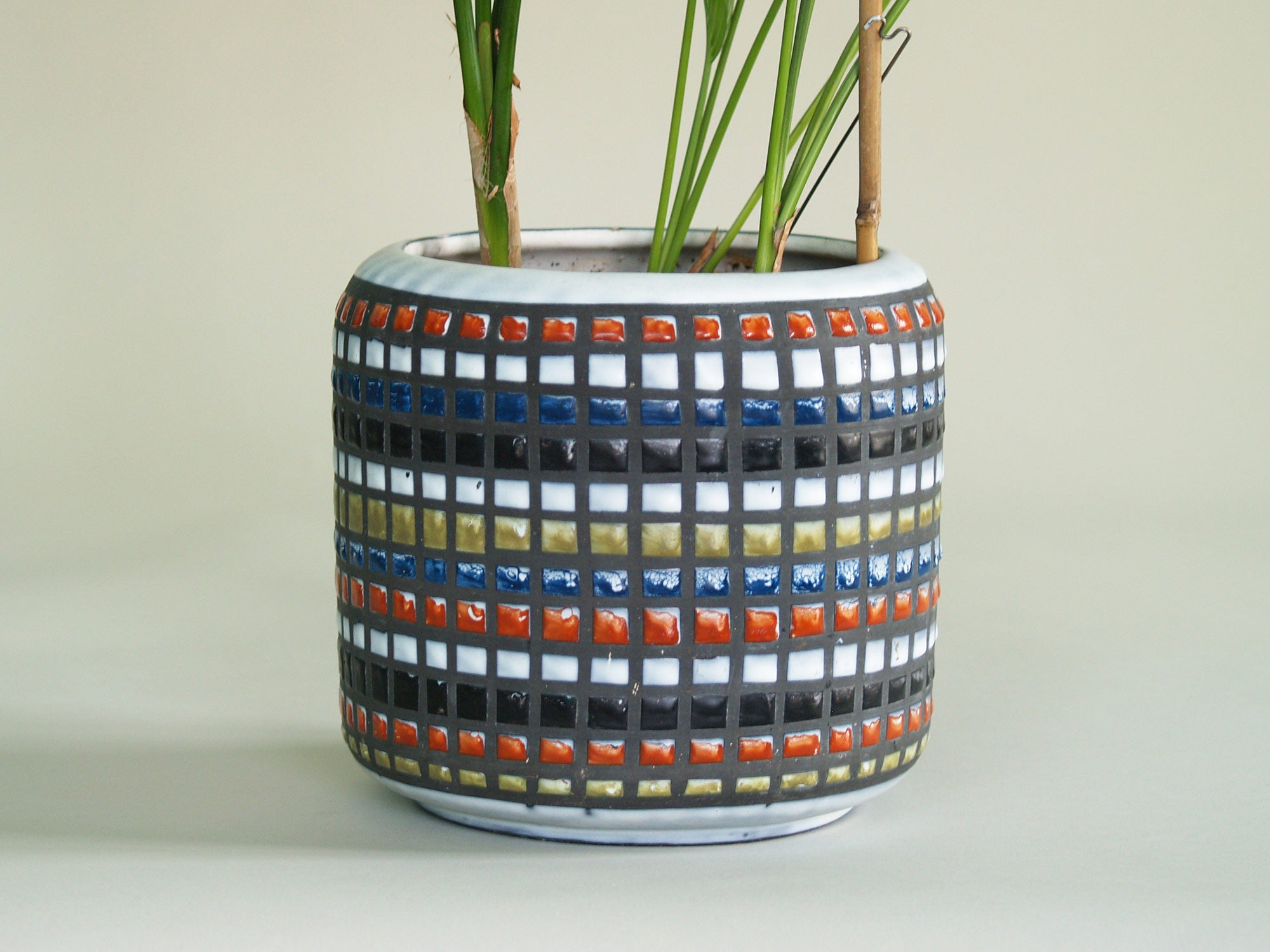 Vase / Pot de Roger Capron, France (vers 1955)..Vase / planter by Roger Capron - France (circa 1955)