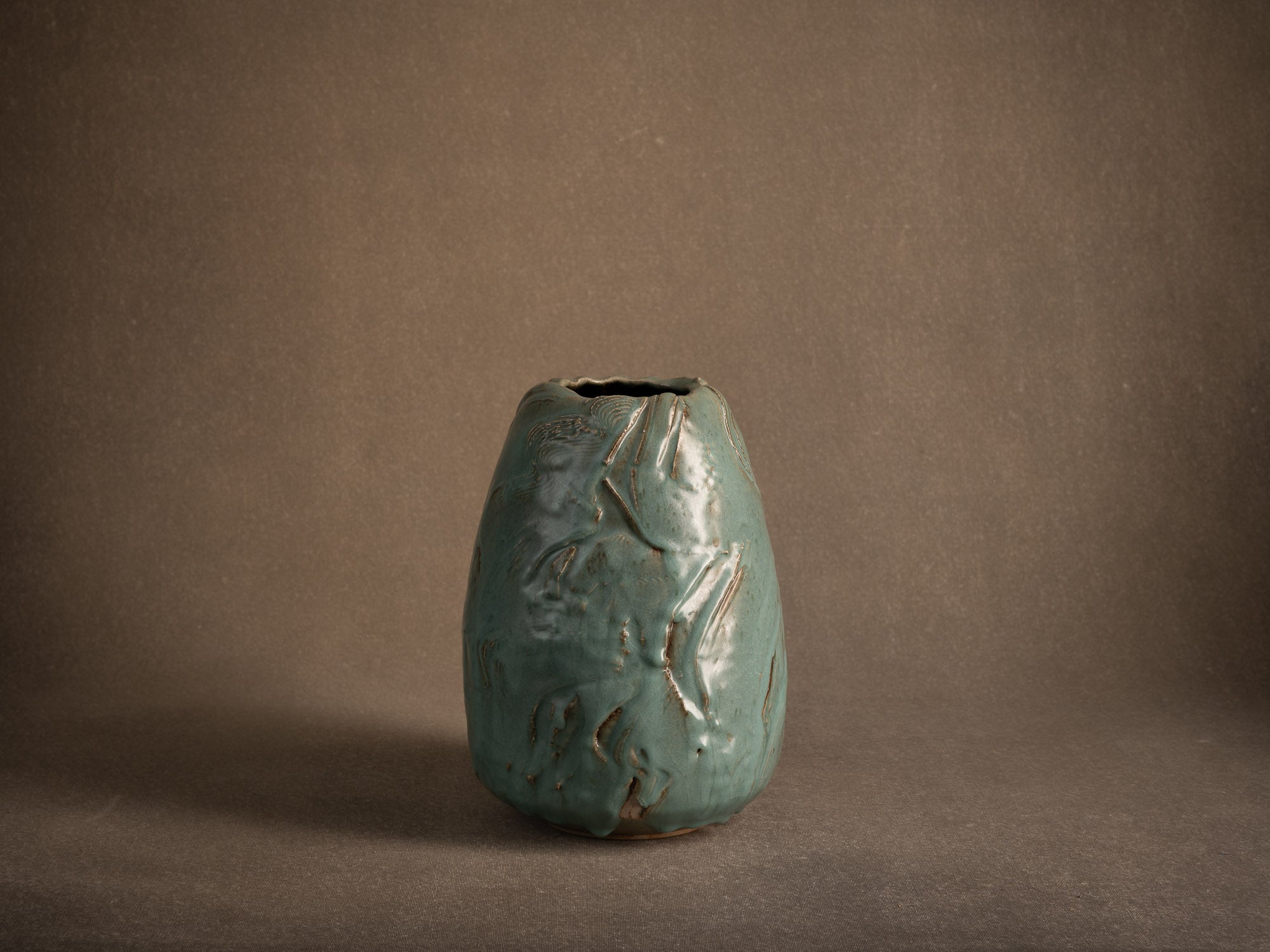 Vase en grès céladon de Jean‑Luc & Sylvie Jourdain, France (vers 2000)..Celadon stoneware vase by Jean‑Luc and Sylvie Jourdain, France (circa 2000)