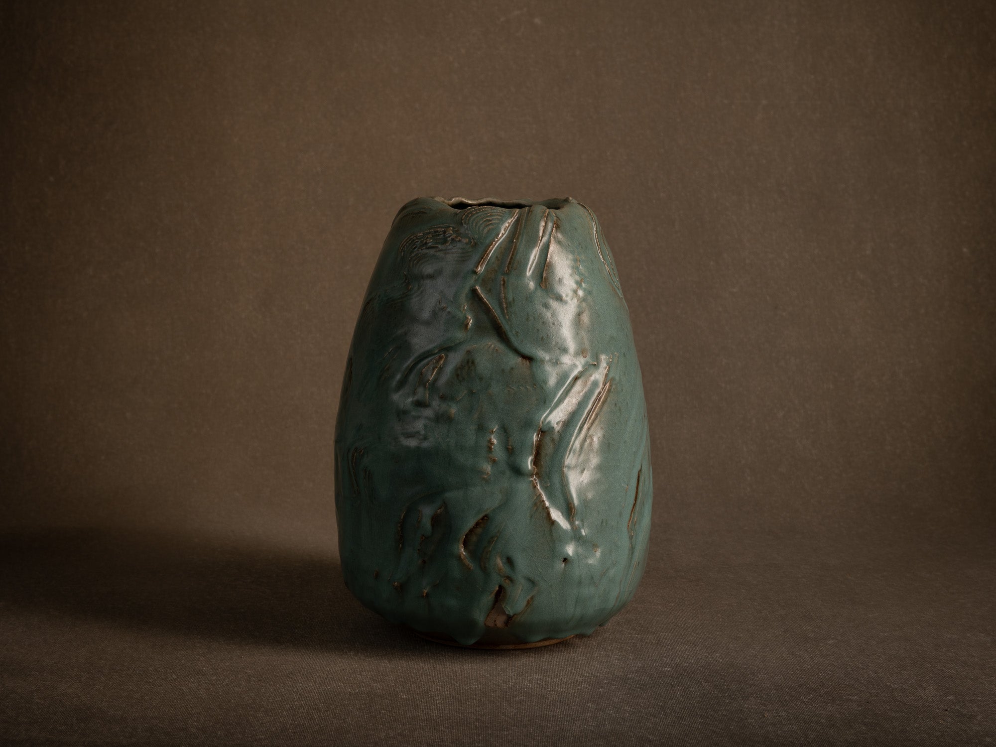 Vase en grès céladon de Jean‑Luc & Sylvie Jourdain, France (vers 2000)..Celadon stoneware vase by Jean‑Luc and Sylvie Jourdain, France (circa 2000)