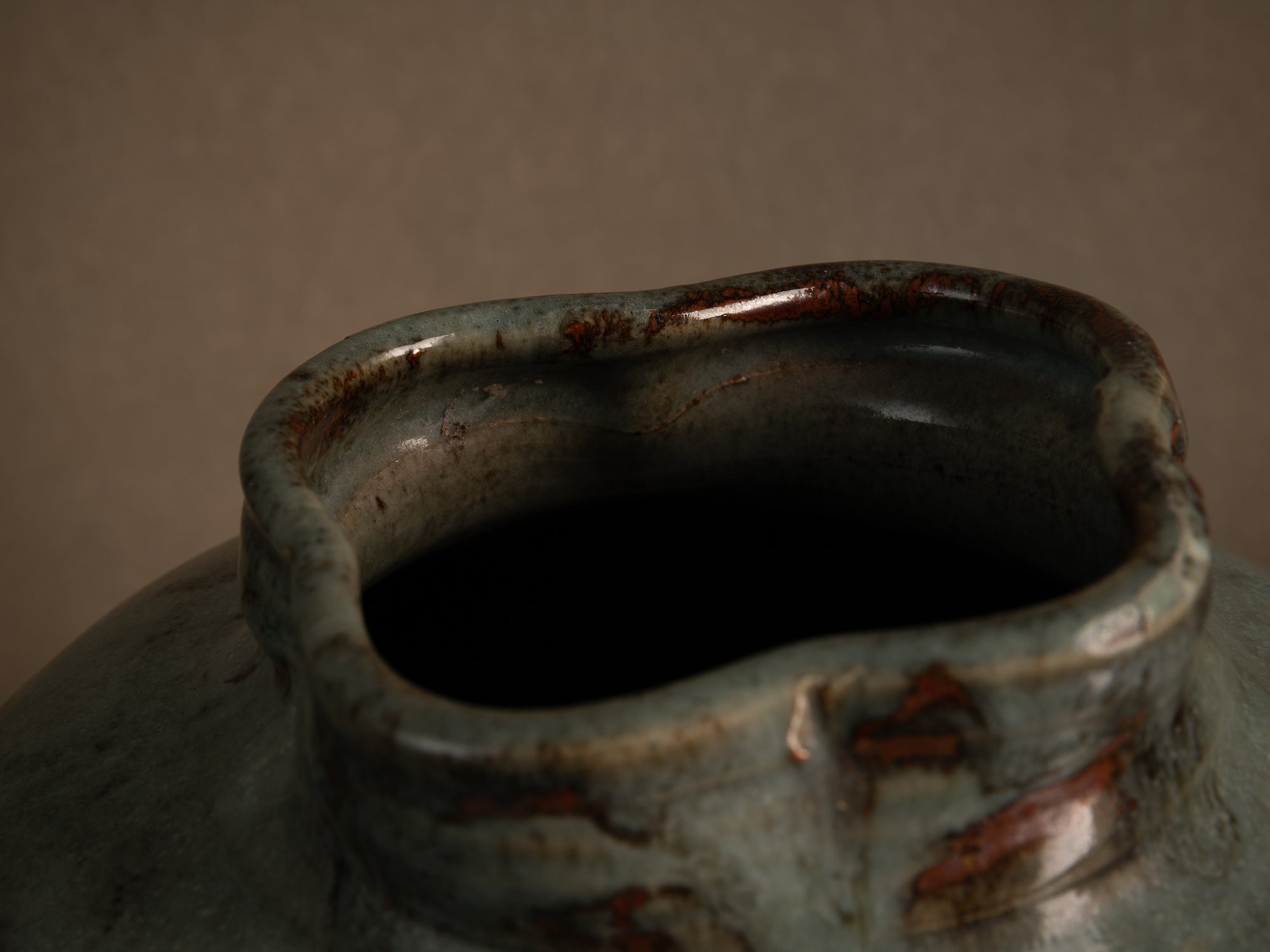 Rare grande jarre tsubo d'Hervé Rousseau à la Borne, France (vers 1983)..La Borne tsubo jar / pot by Hervé Rousseau, France (circa 1983)
