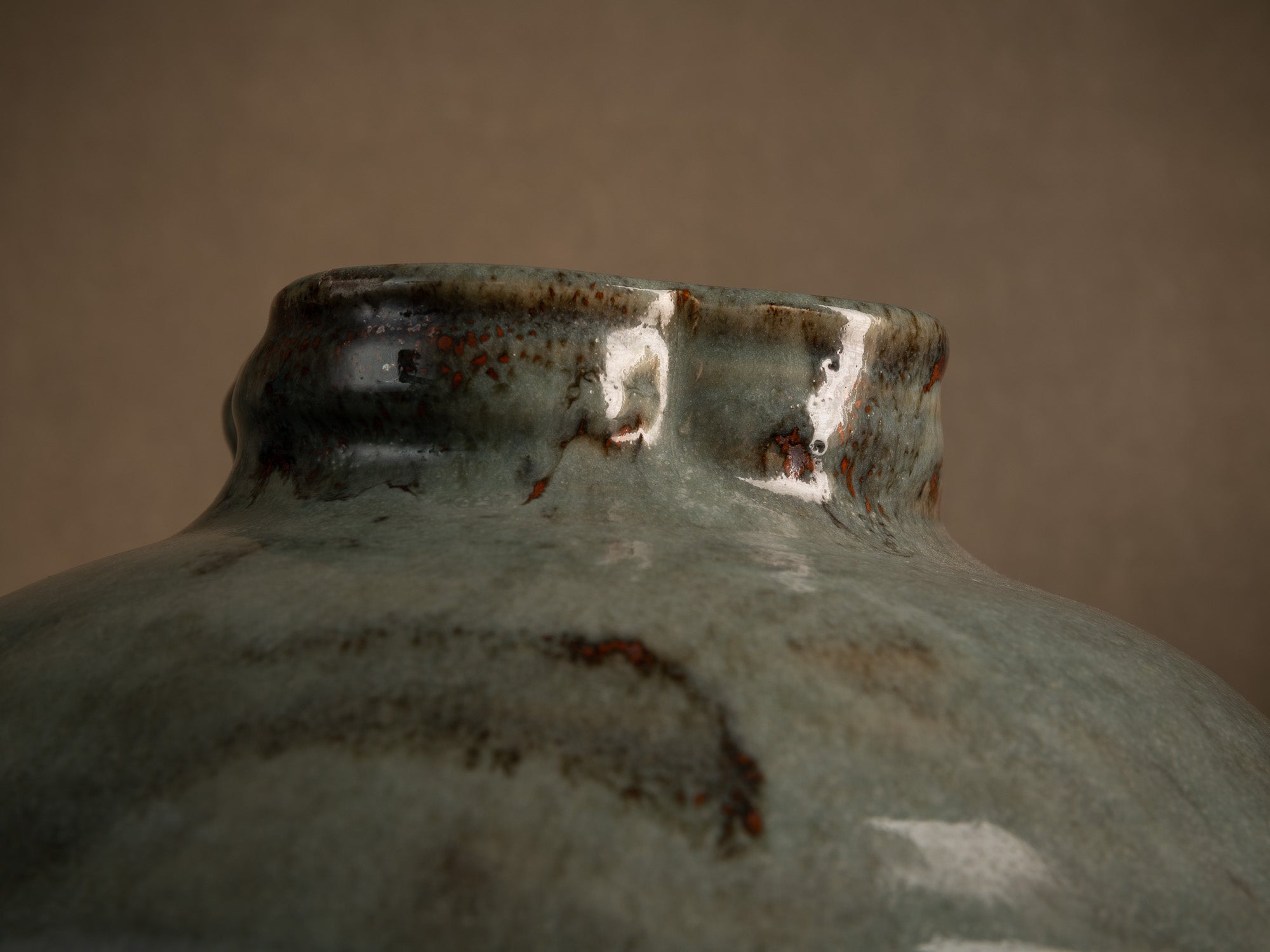 Rare grande jarre tsubo d'Hervé Rousseau à la Borne, France (vers 1983)..La Borne tsubo jar / pot by Hervé Rousseau, France (circa 1983)