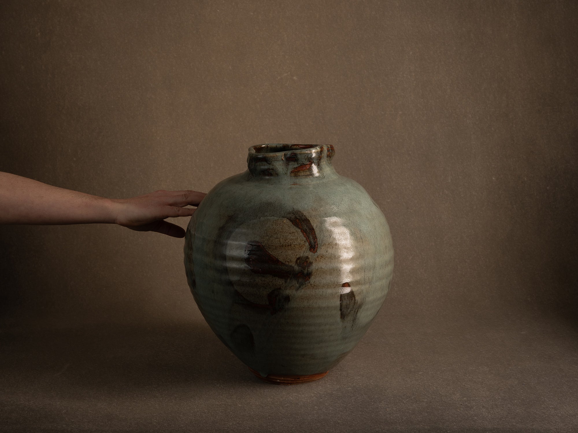 Rare grande jarre tsubo d'Hervé Rousseau à la Borne, France (vers 1983)..La Borne tsubo jar / pot by Hervé Rousseau, France (circa 1983)