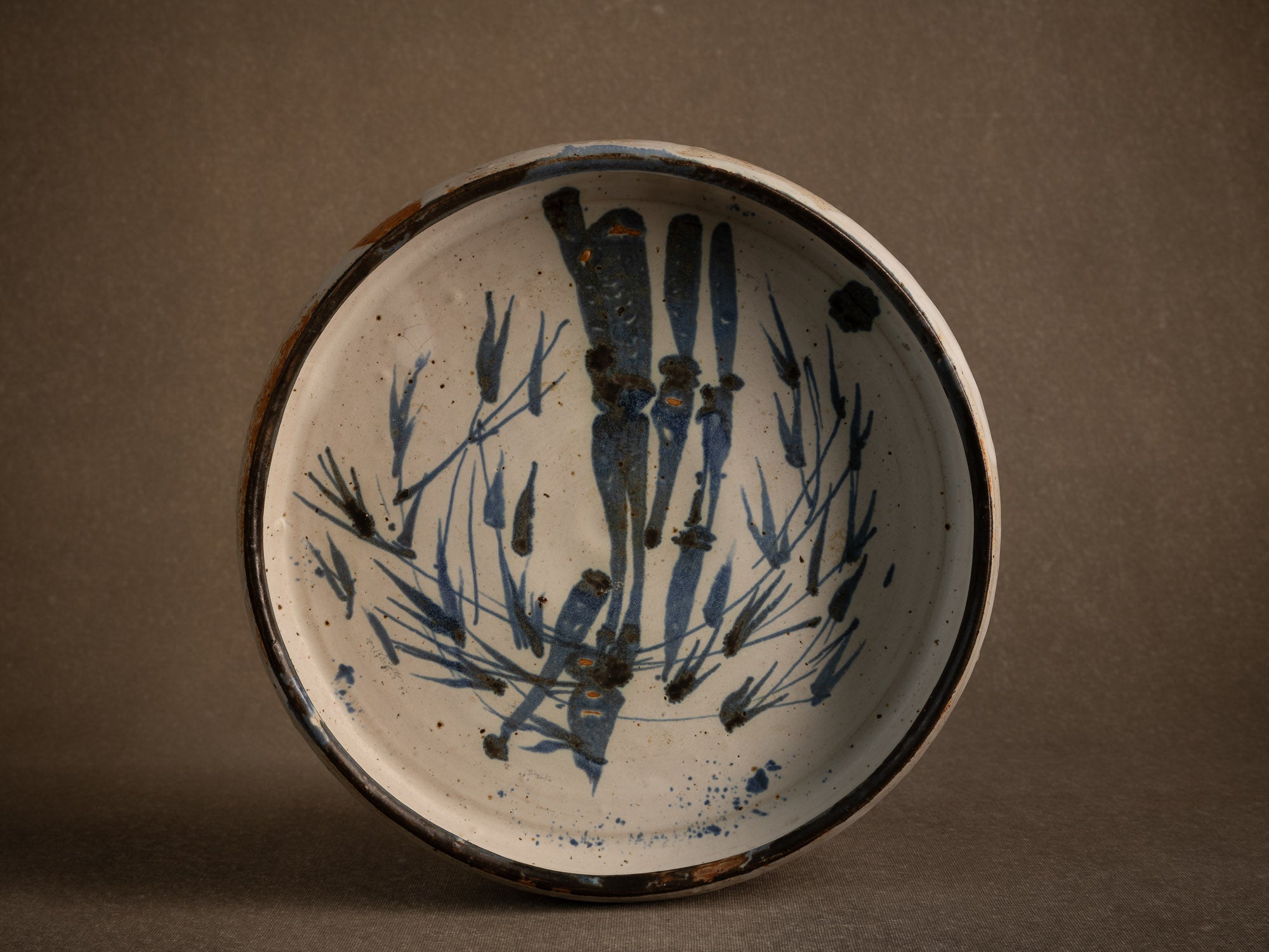 Coupe en grès à décor sumi-e de Jacques Marchand, France (Vers 1975)..Stoneware bowl with sumi-e decoration by Jacques Marchand, France (Circa 1975)