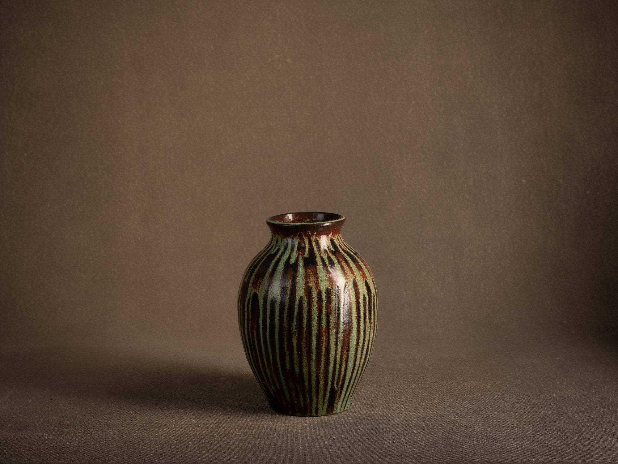 Jarre Tsubo par les Potiers d'Accolay, France (vers 1950-55)..Important Tsubo pot by les Potiers d'Accolay, France (ca. 1950-55)