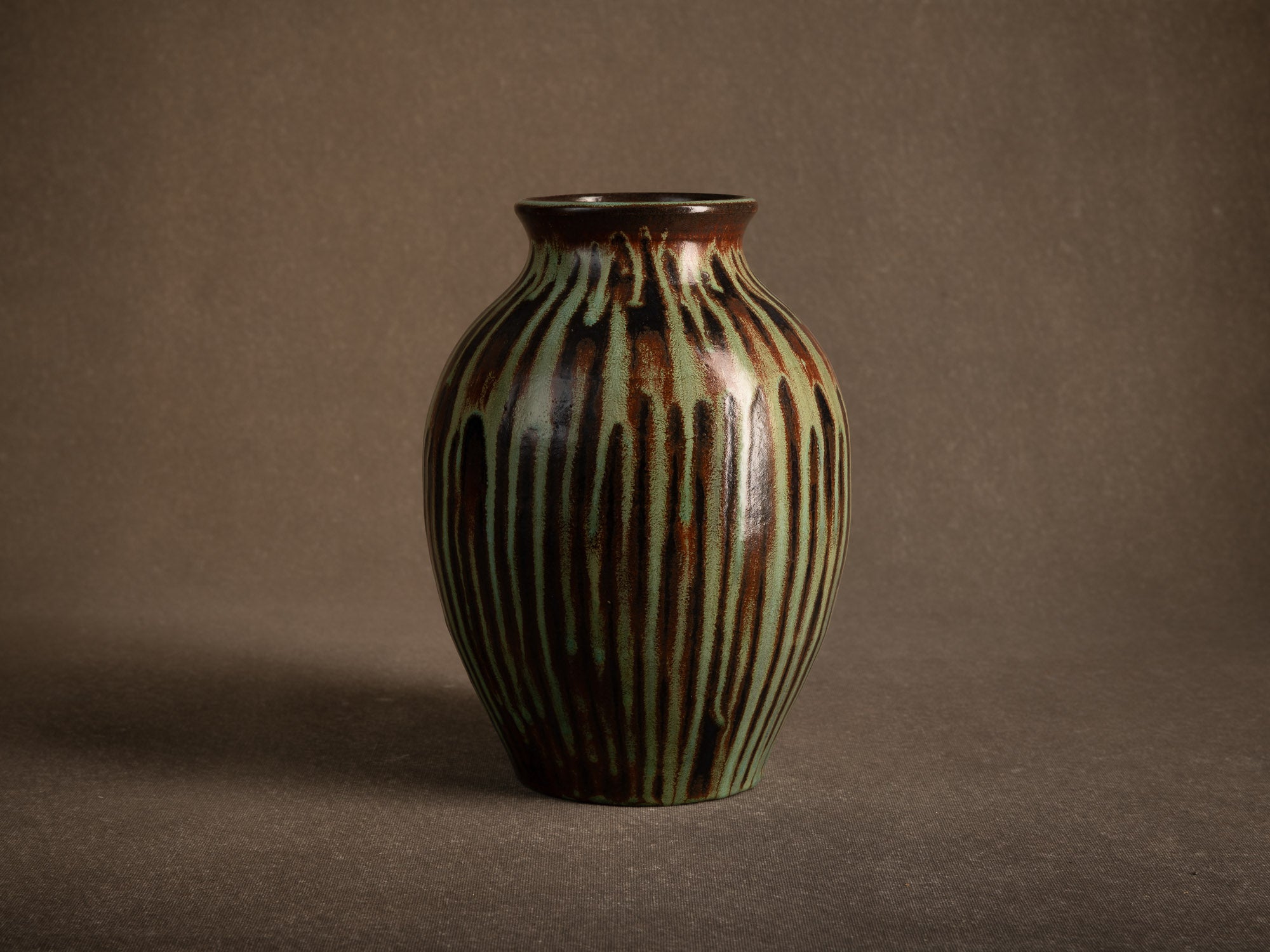 Jarre Tsubo par les Potiers d'Accolay, France (vers 1950-55)..Important Tsubo pot by les Potiers d'Accolay, France (ca. 1950-55)