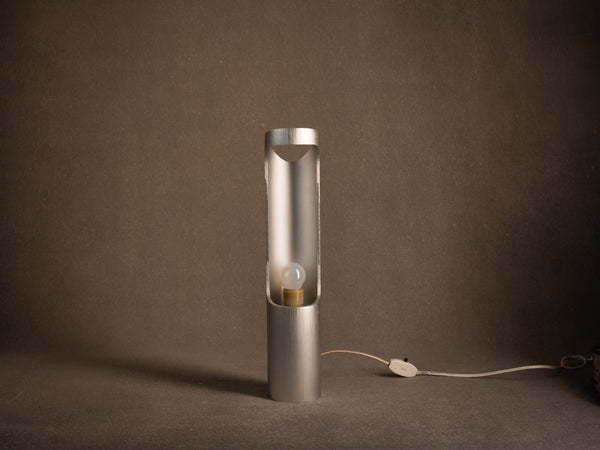 Haute lampe "bambou" en aluminium brossé, France (vers 1970)..Ichijugiri Brushed aluminum bamboo-style lamp, France (circa 1970)