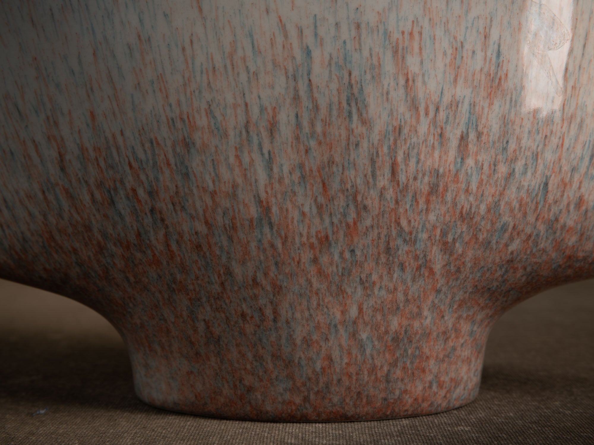Vase en porcelaine d'Yves Mohy pour Virebent, France (vers 1969-70)..Porcelain vase by Yves Mohy for Virebent, France (circa 1969-70)