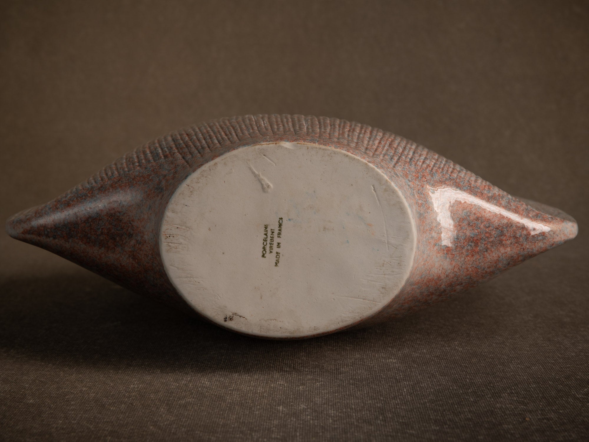 Vase en porcelaine d'Yves Mohy pour Virebent, France (vers 1969-70)..Porcelain vase by Yves Mohy for Virebent, France (circa 1969-70)