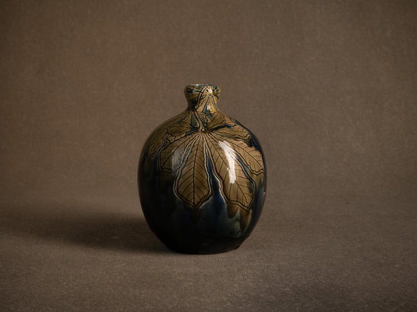Remarquable vase de Gazo Foudji pour Hippolyte Boulenger Choisy-le-Roi, France (Vers 1890)..Remarkable vase by Gazo Foudji for Hippolyte Boulenger Choisy-le-Roi, France (ca. 1890)