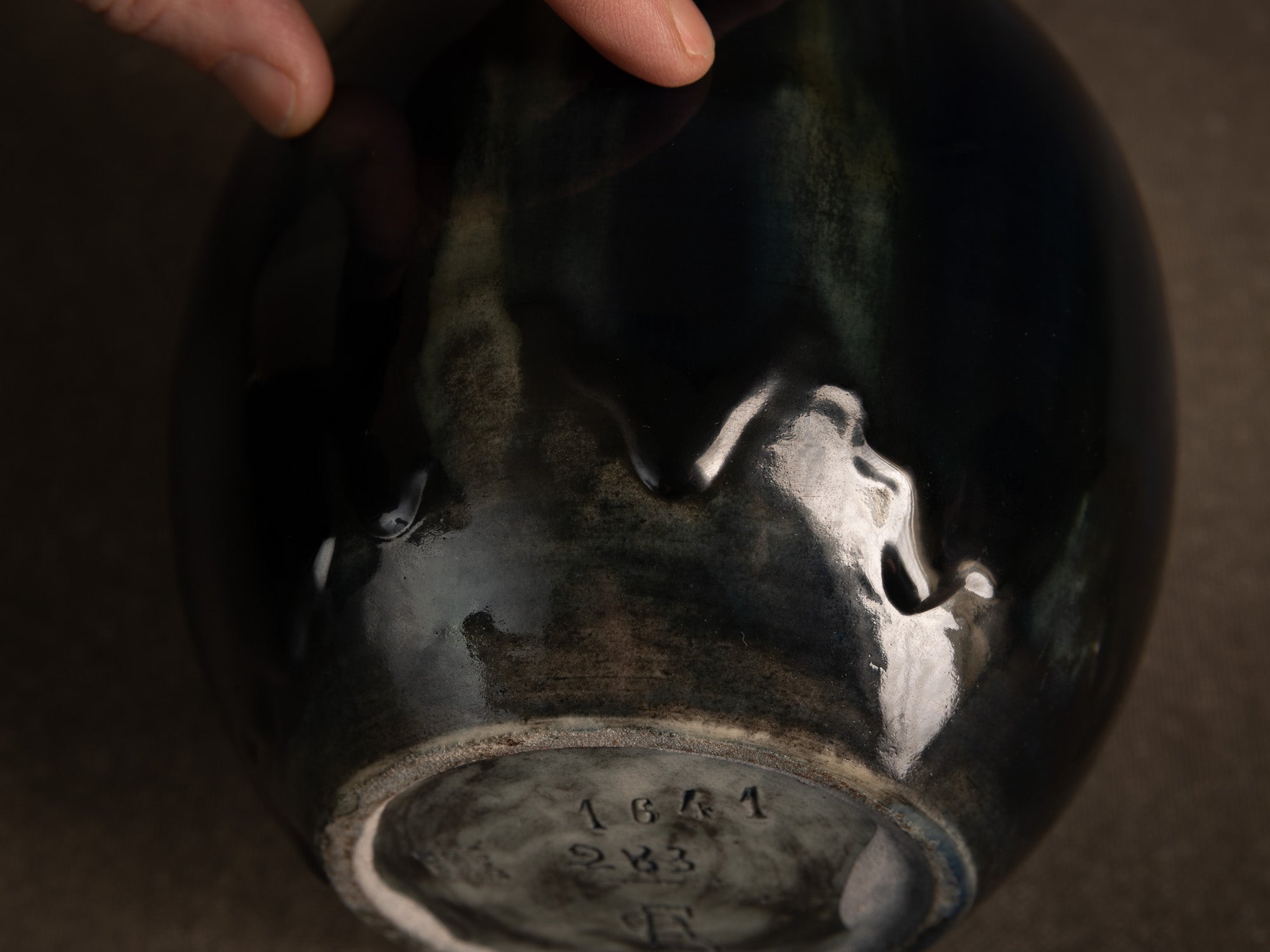 Remarquable vase de Gazo Foudji pour Hippolyte Boulenger Choisy-le-Roi, France (Vers 1890)..Remarkable vase by Gazo Foudji for Hippolyte Boulenger Choisy-le-Roi, France (ca. 1890)