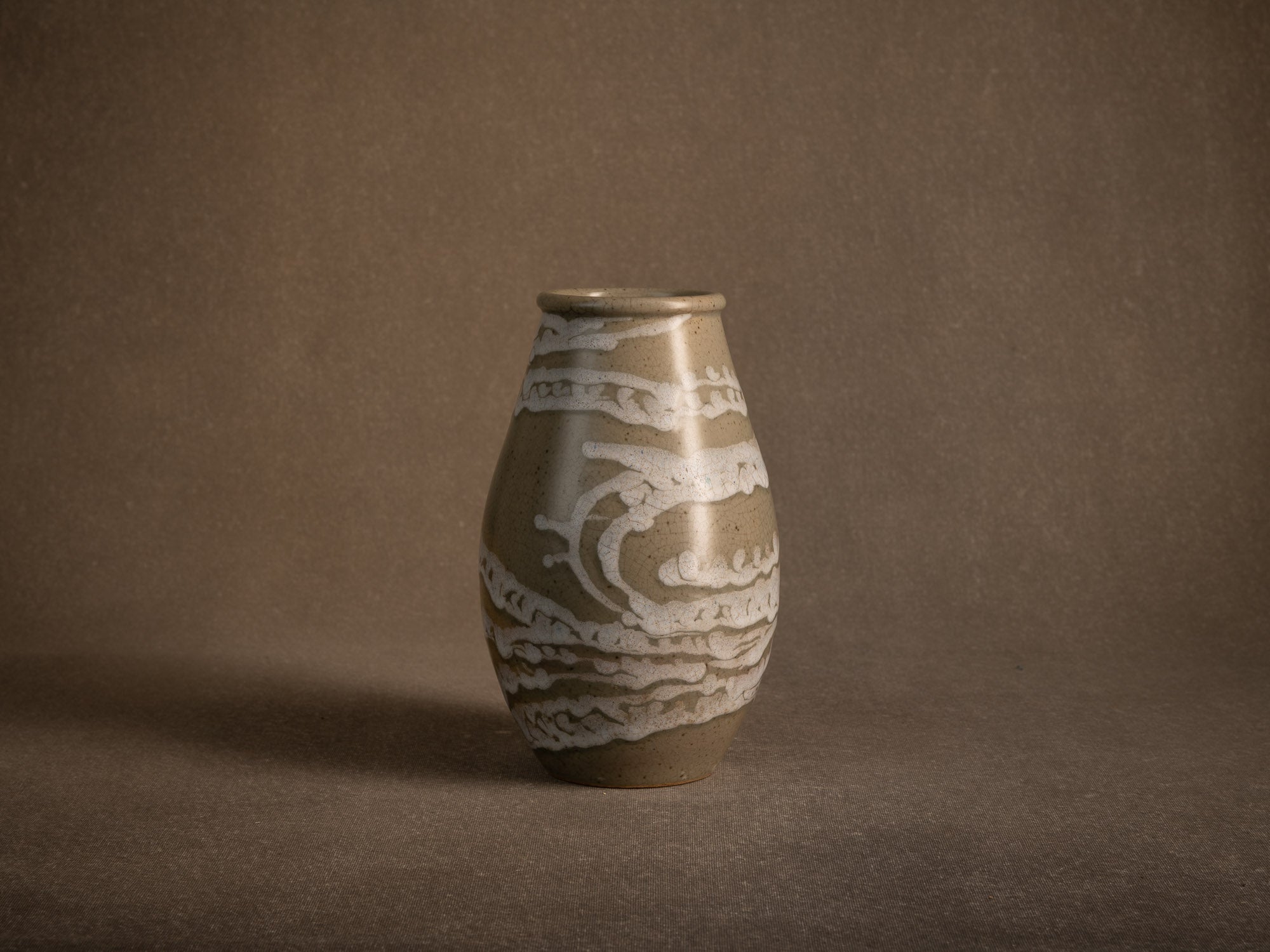 Rare vase japonisant de Charlotte Chauchet-Guilleré pour Primavera, France (entre 1914 et 1925)..Japonisme celadon vase by Charlotte Chauchet-Guilleré for Primavera, France (ca. 1914-25)
